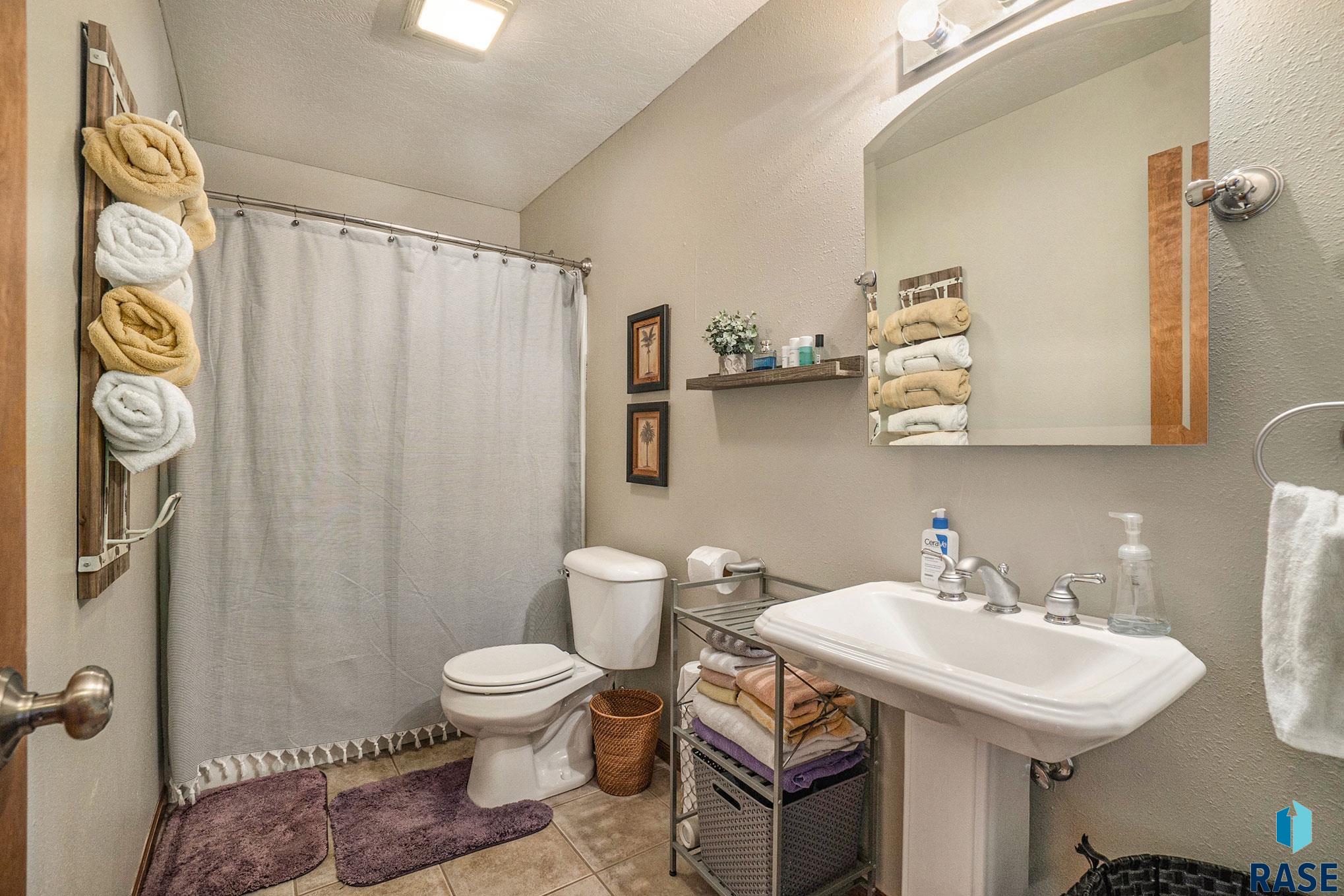 4204 S Bedford Ave Avenue