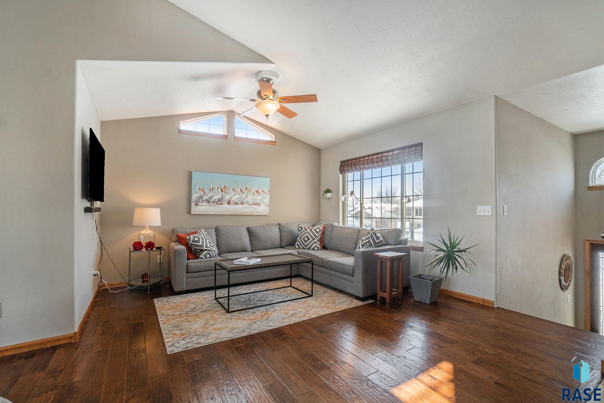 4204 S Bedford Ave Avenue