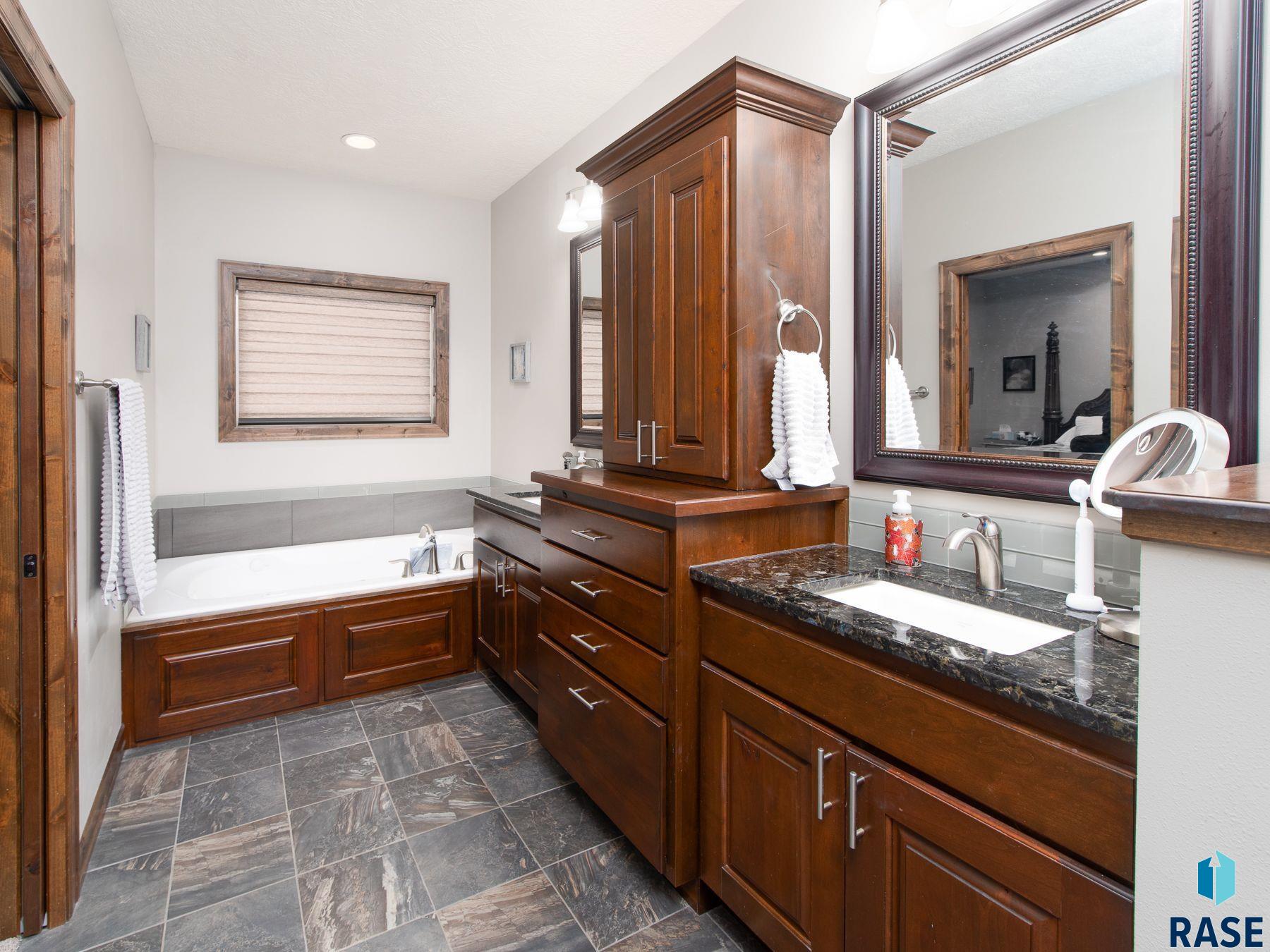 2405 S Durango Cir