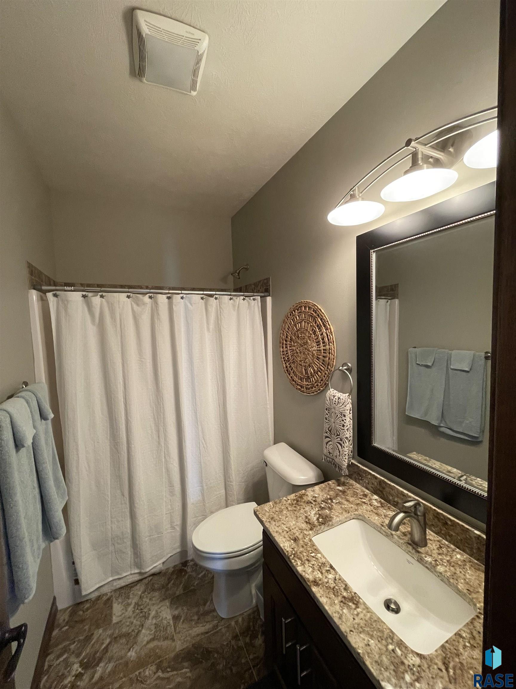 2405 S Durango Cir