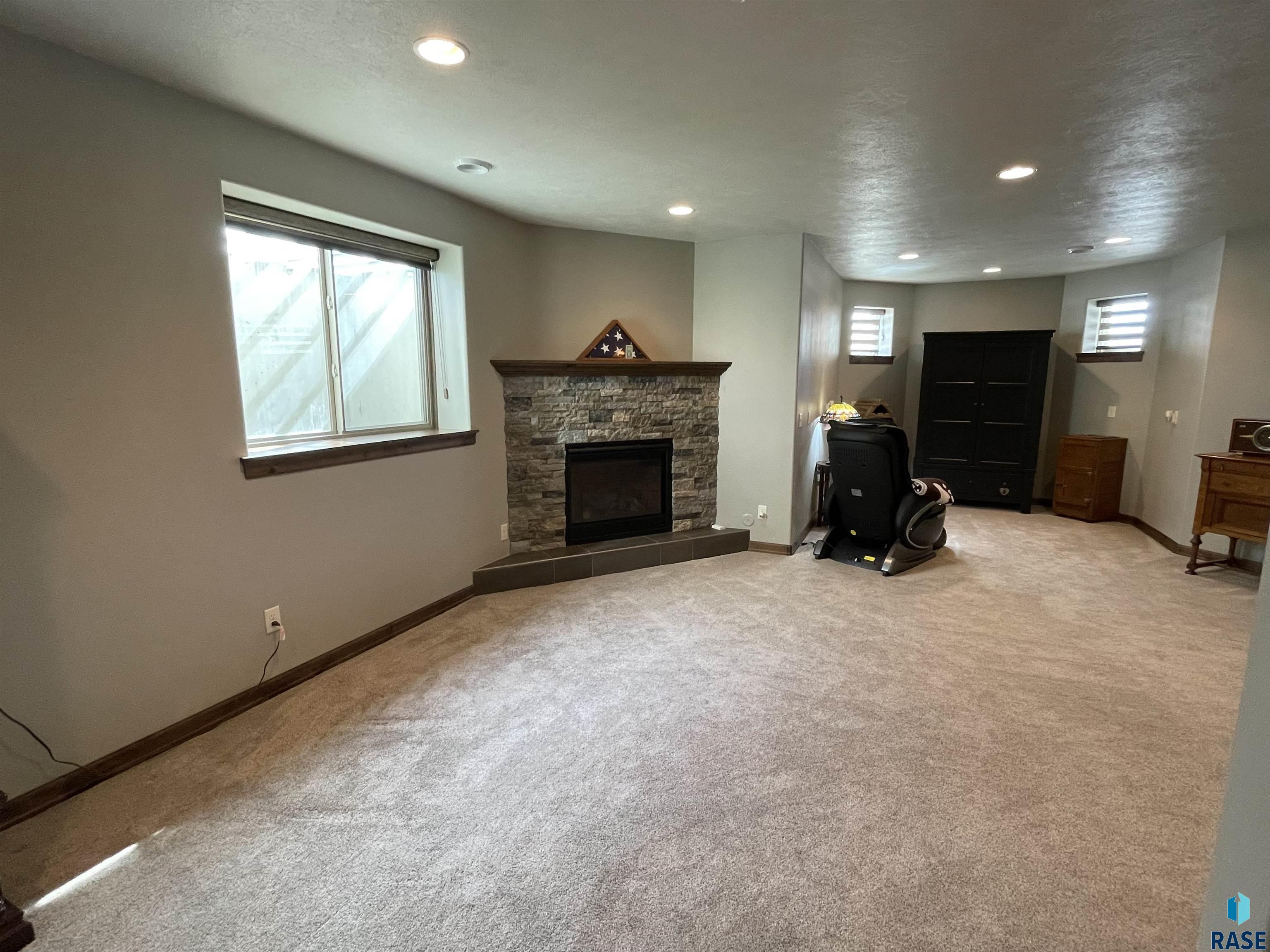 2405 S Durango Cir