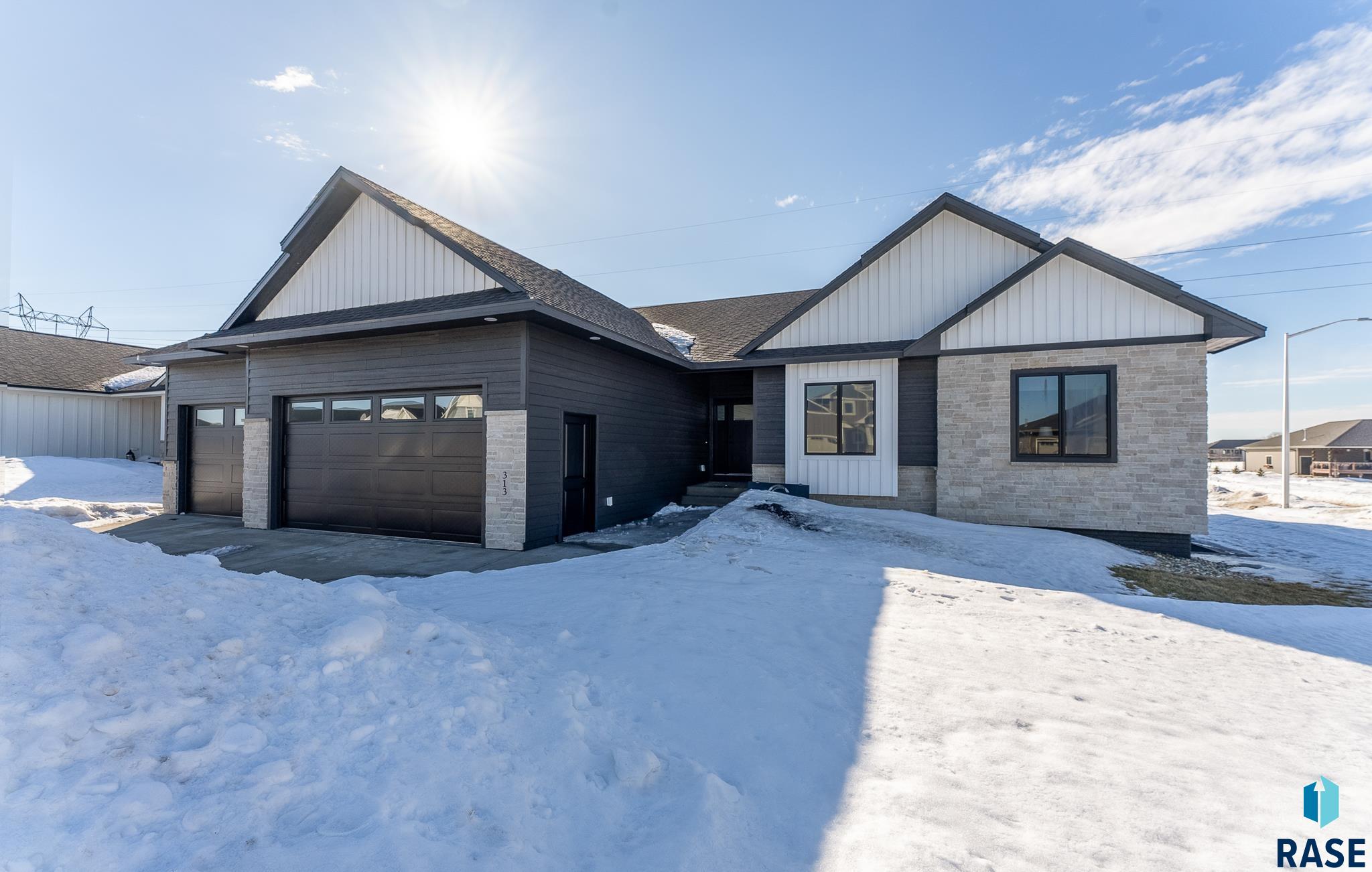 313 N Sugar Leaf Ln