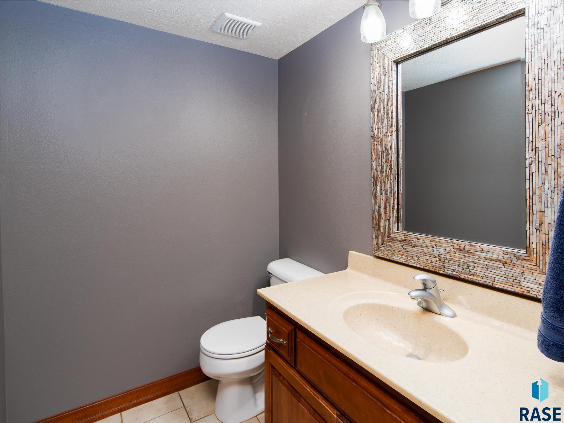 1004 W Whispering St Street