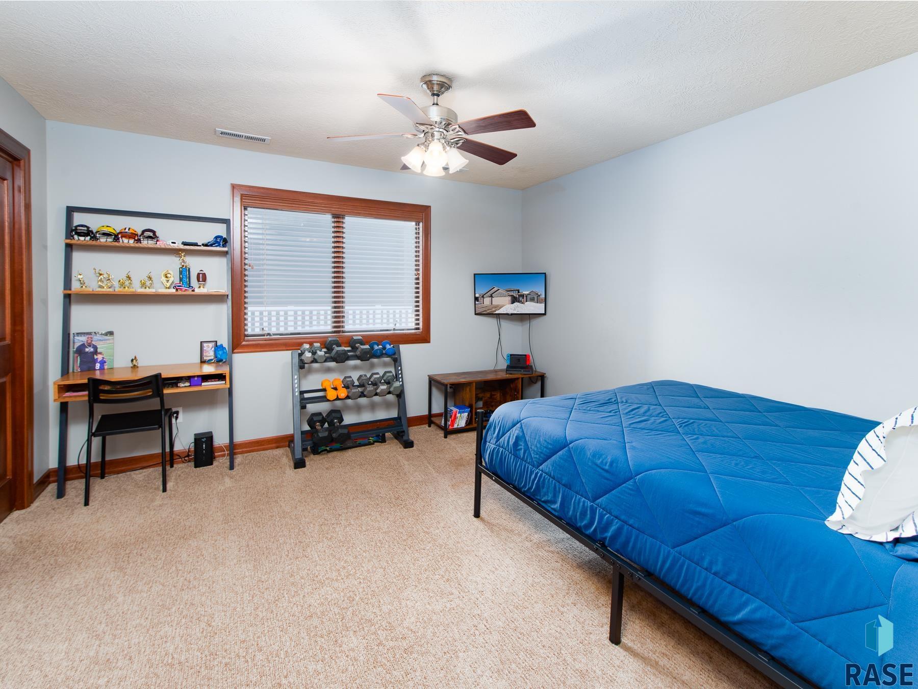 1004 W Whispering St Street