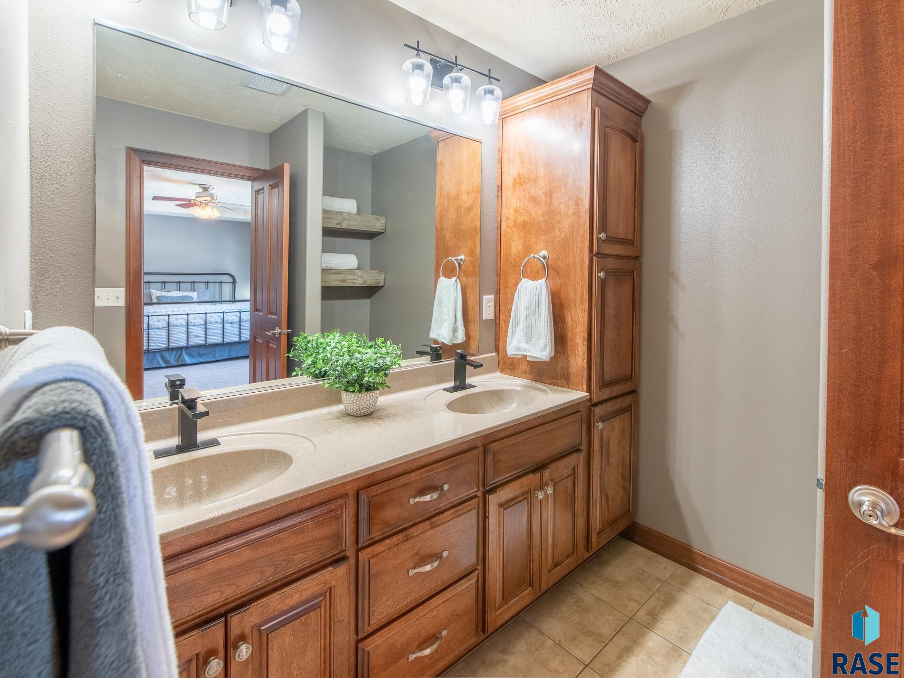 1004 W Whispering St Street