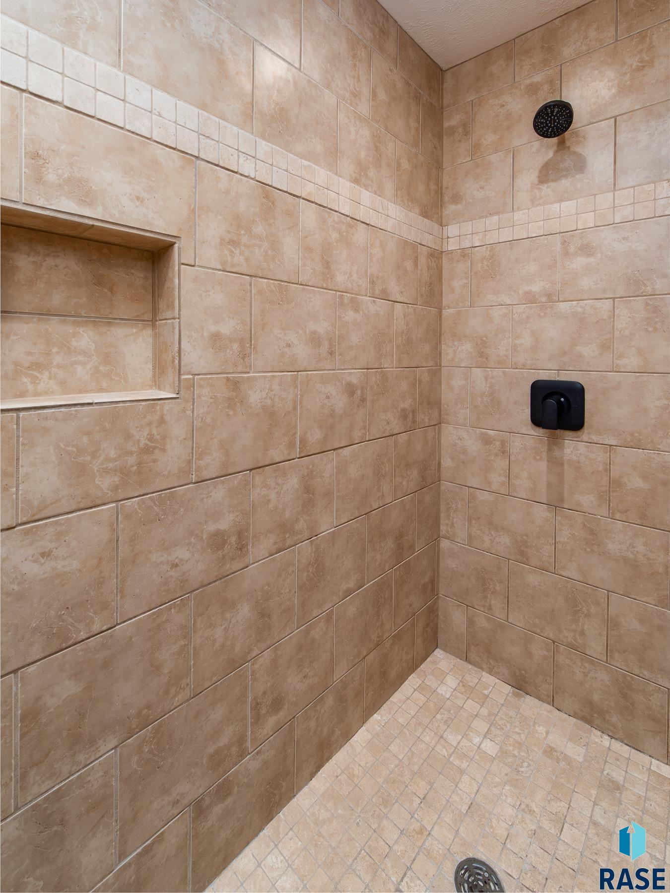 1004 W Whispering St Street