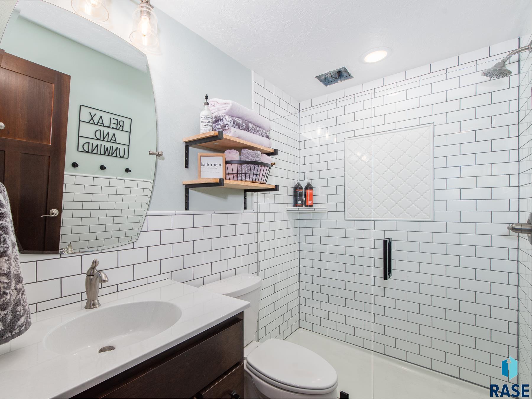 1004 W Whispering St Street