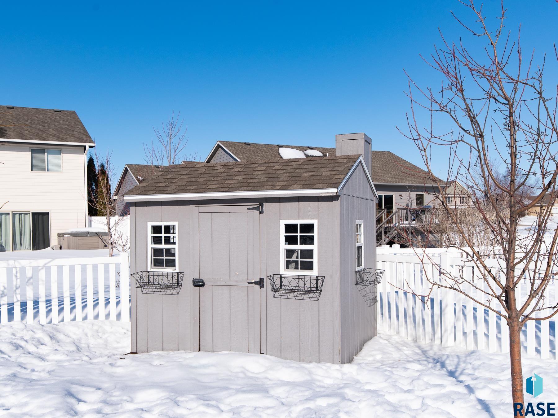 1004 W Whispering St Street