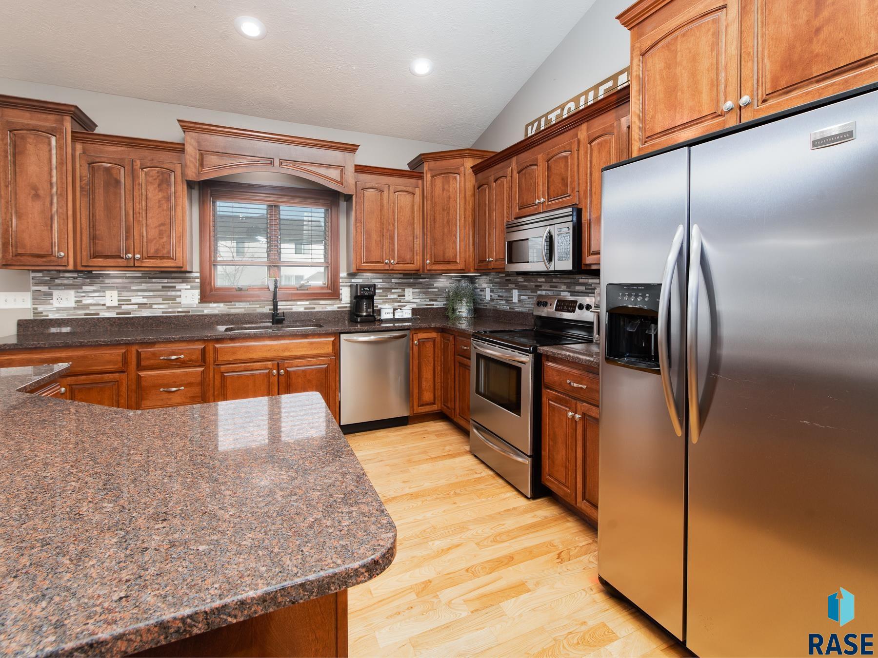 1004 W Whispering St Street