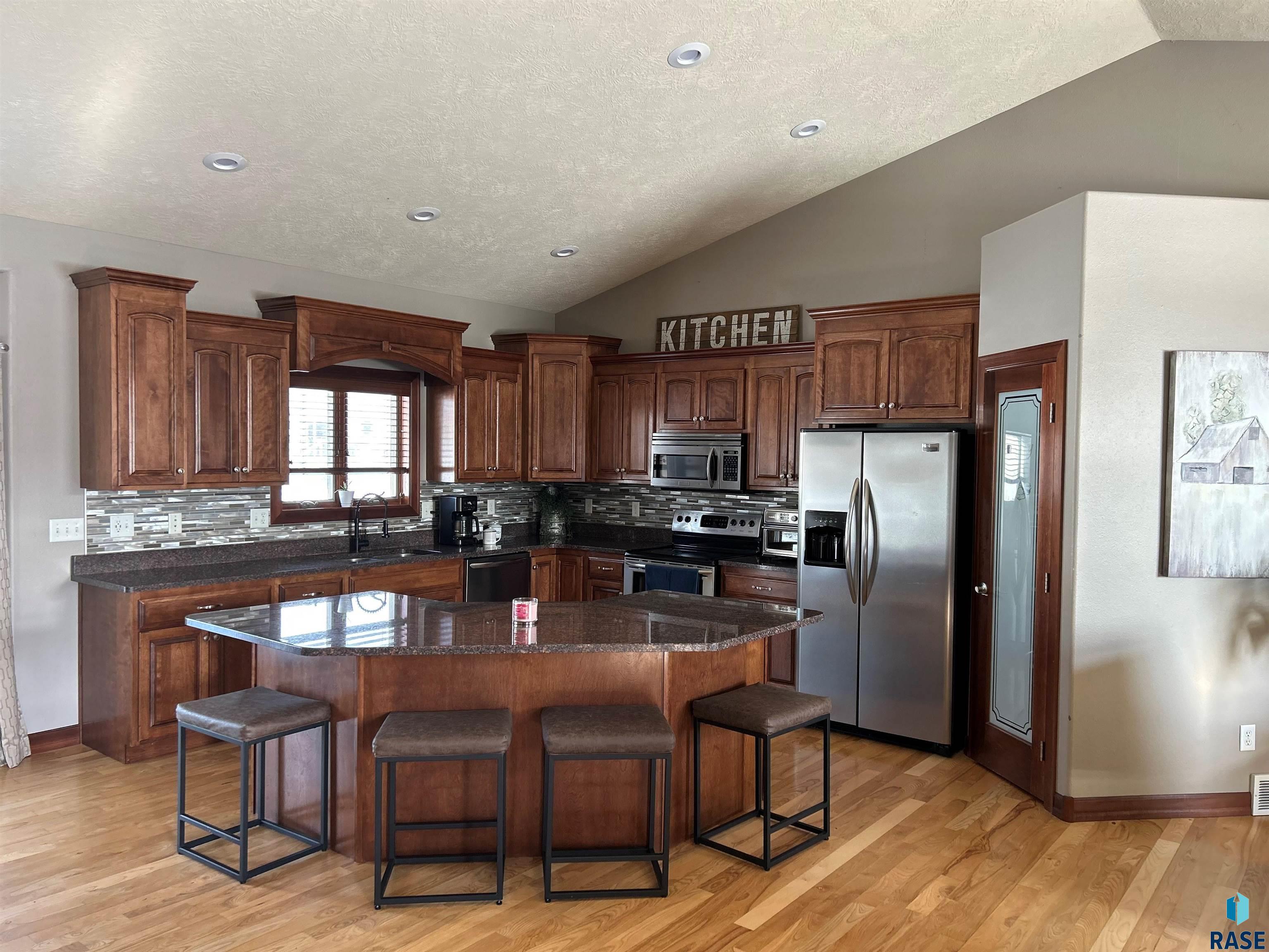 1004 W Whispering St Street