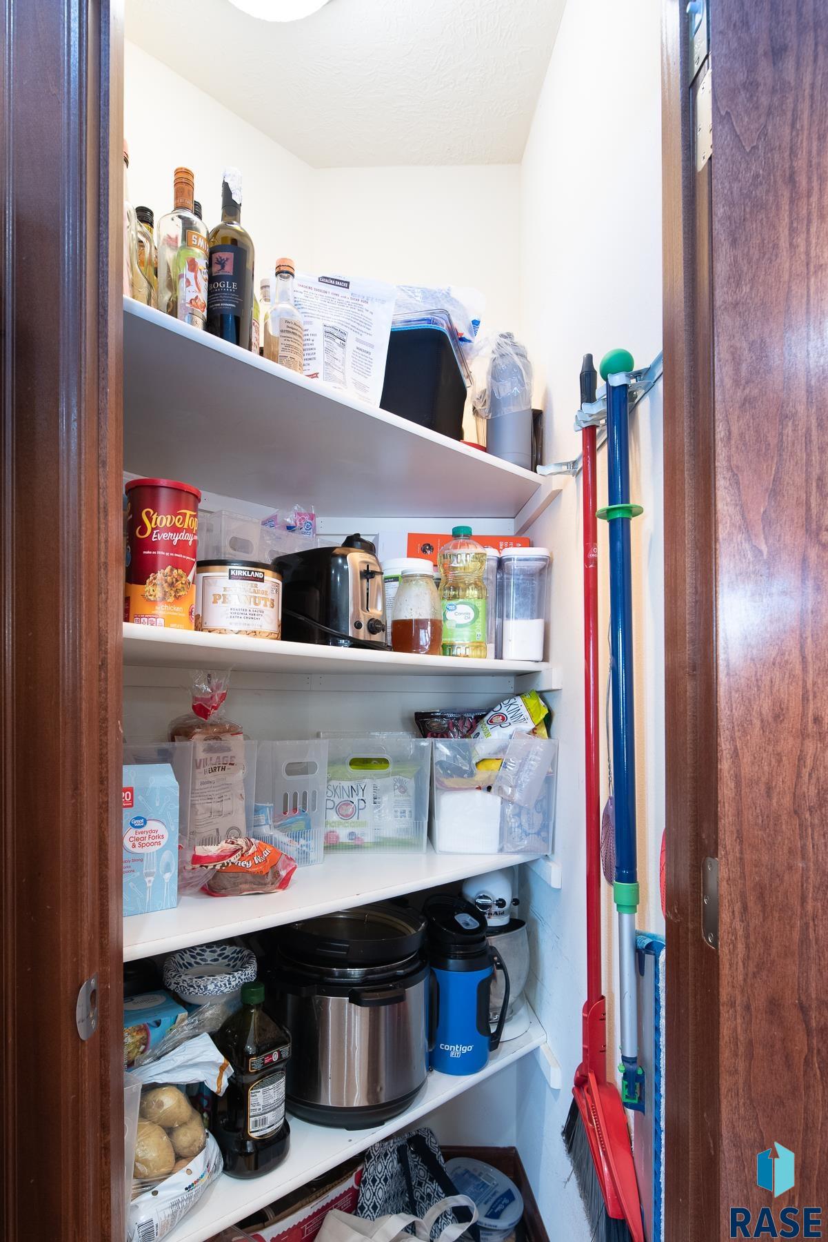 1004 W Whispering St Street