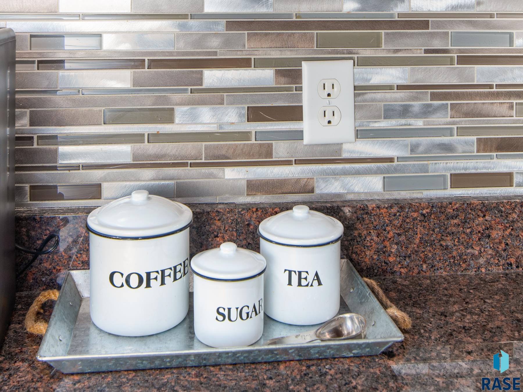 1004 W Whispering St Street