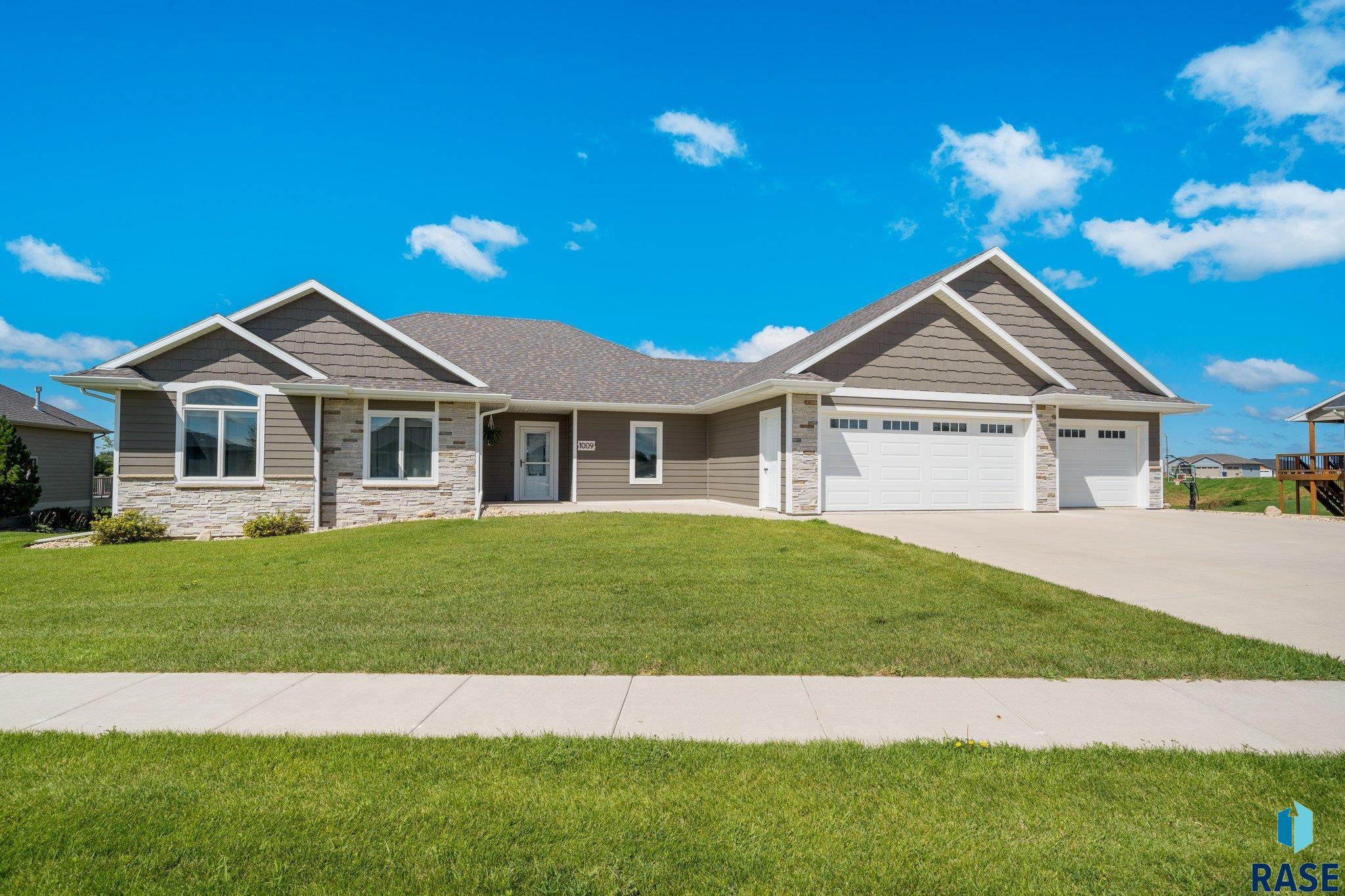1009 Sandtrap Cir