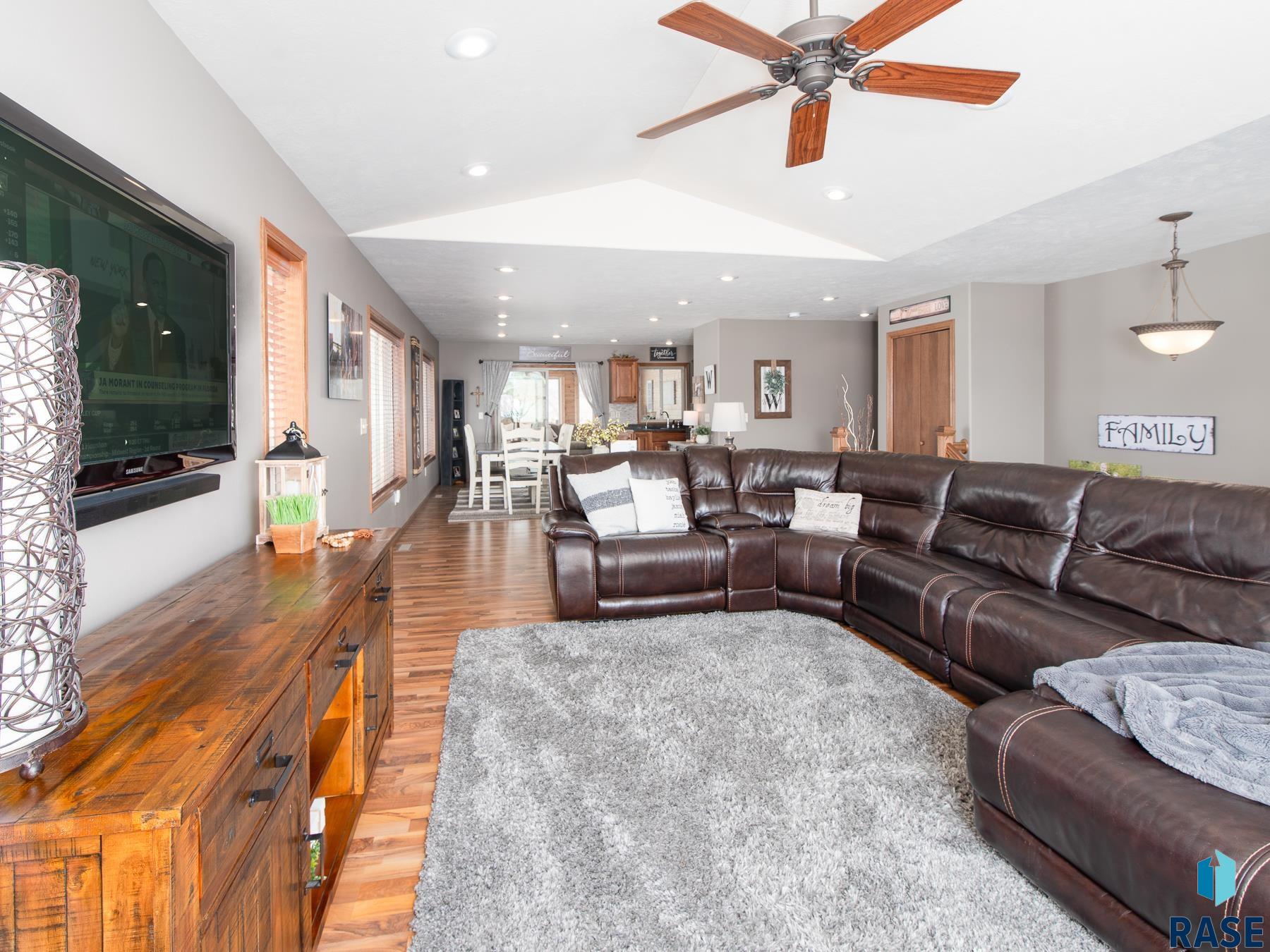 110 Prairie Cir