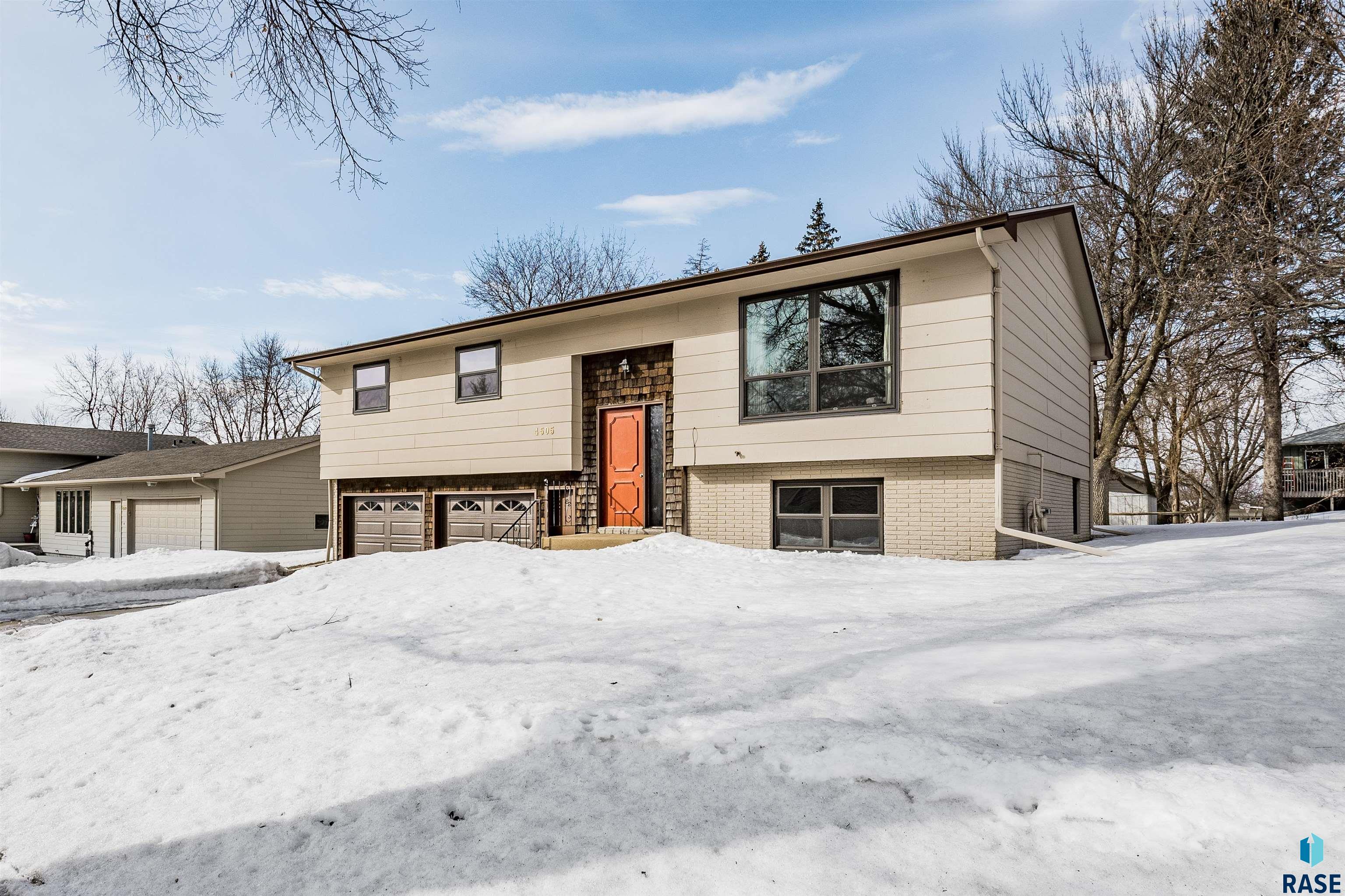 4505 S Glenview Road, Sioux Falls, SD 57103