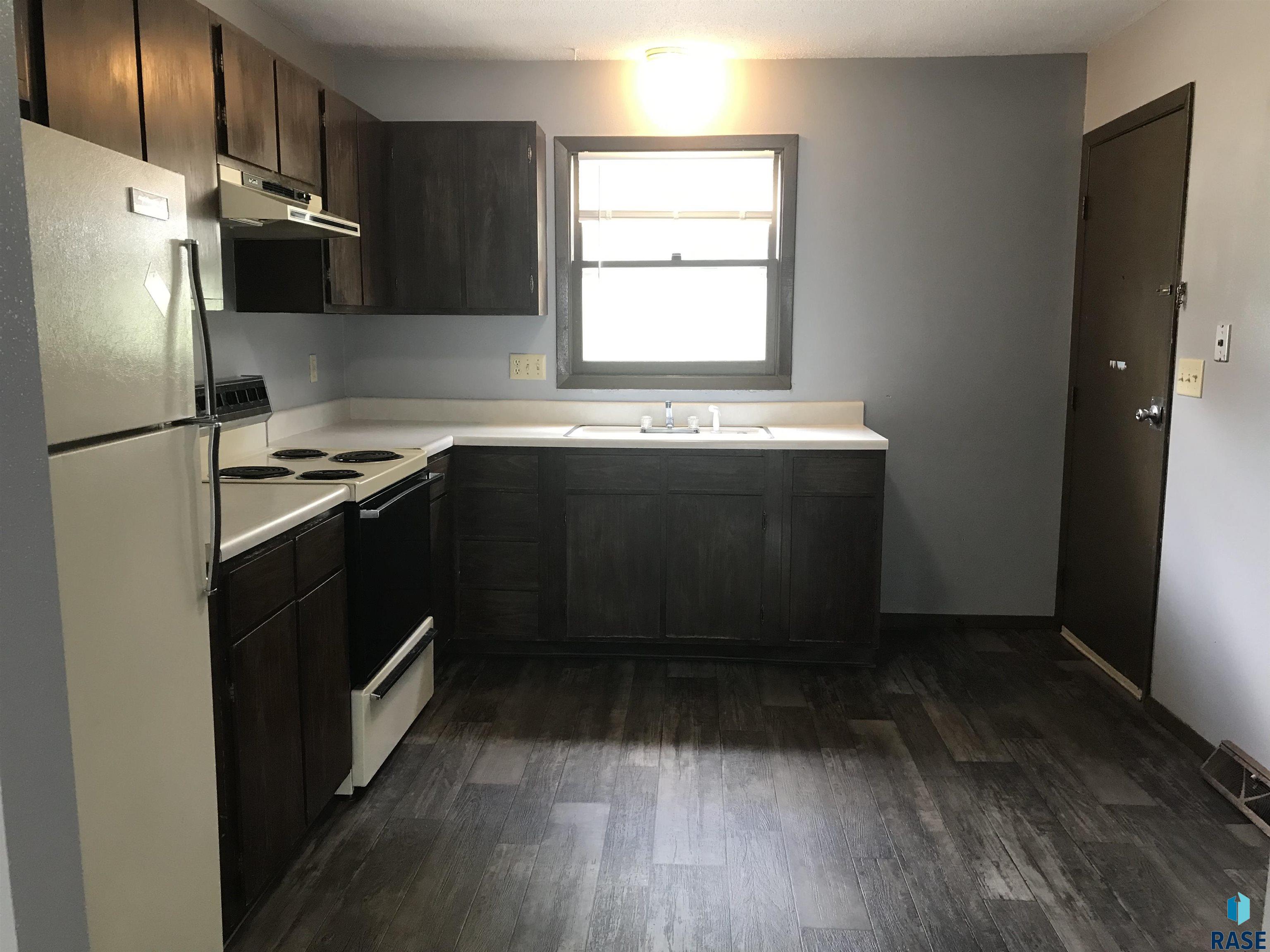2704 E Pioneer Trl