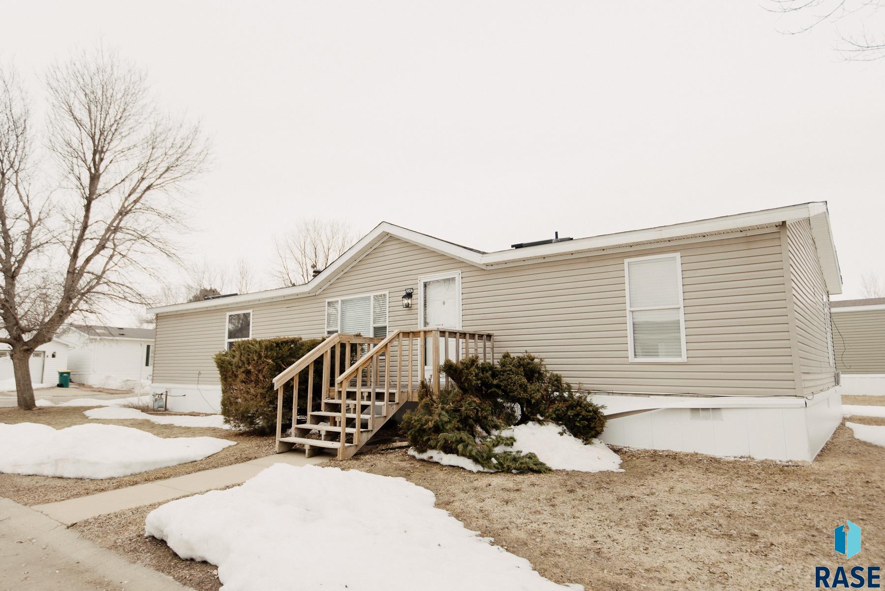 5604 W Dante Pl