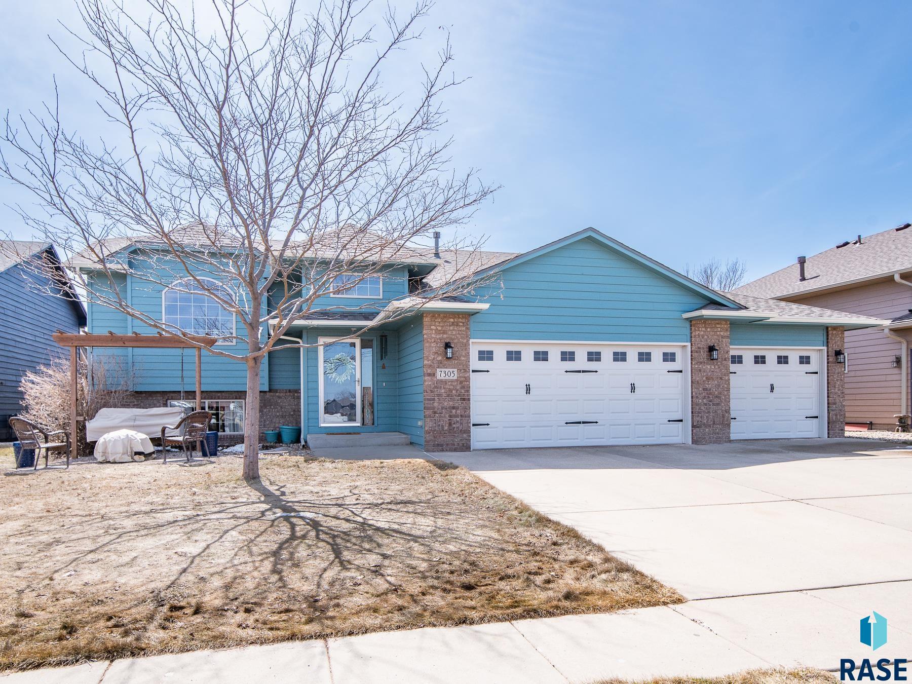 7305 W 64th St Street