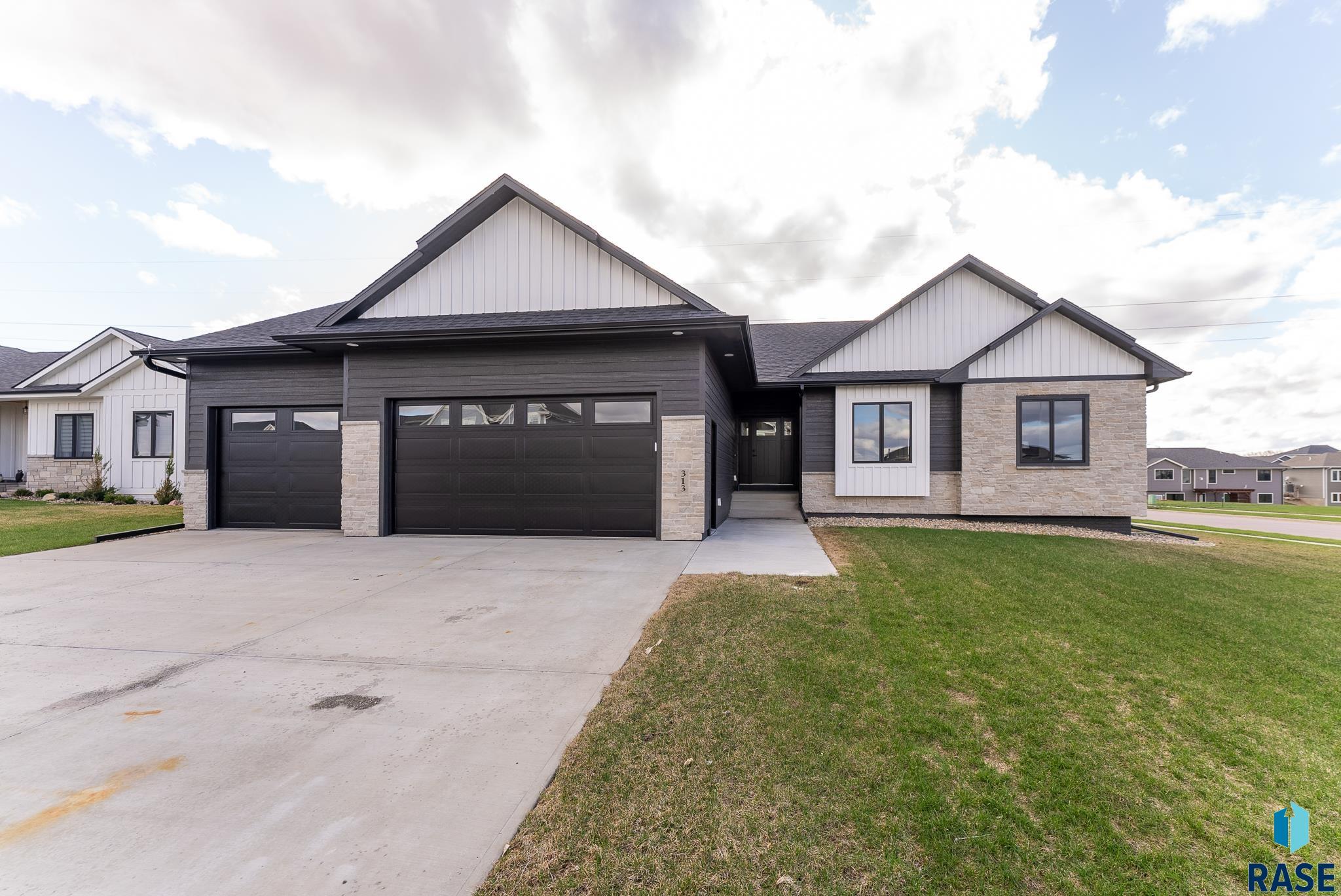 313 N Sugar Leaf Ln
