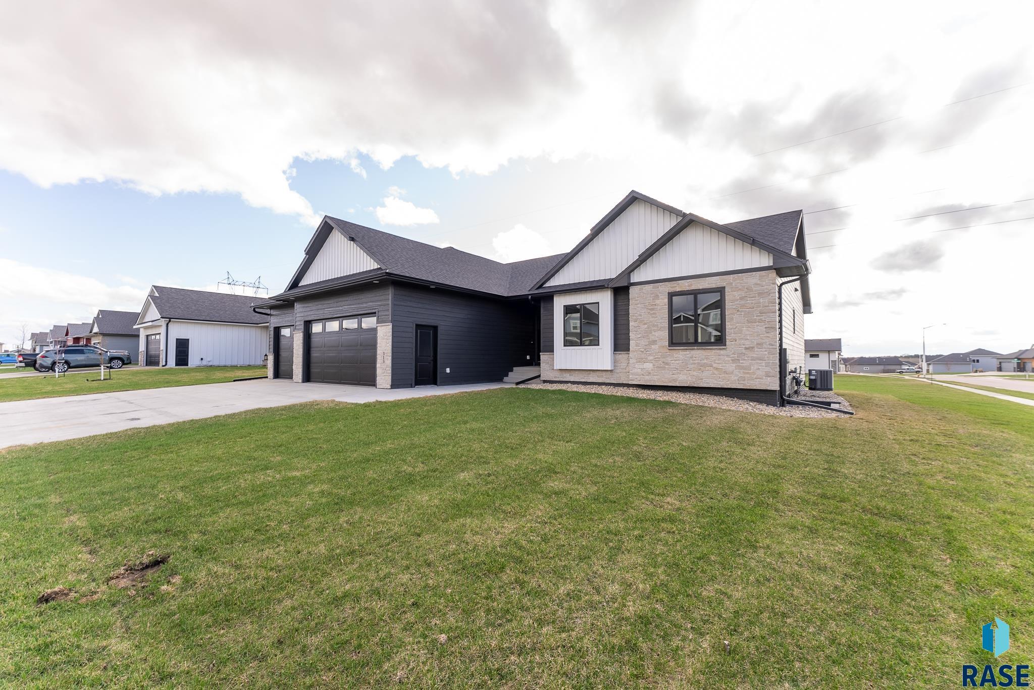 313 N Sugar Leaf Ln