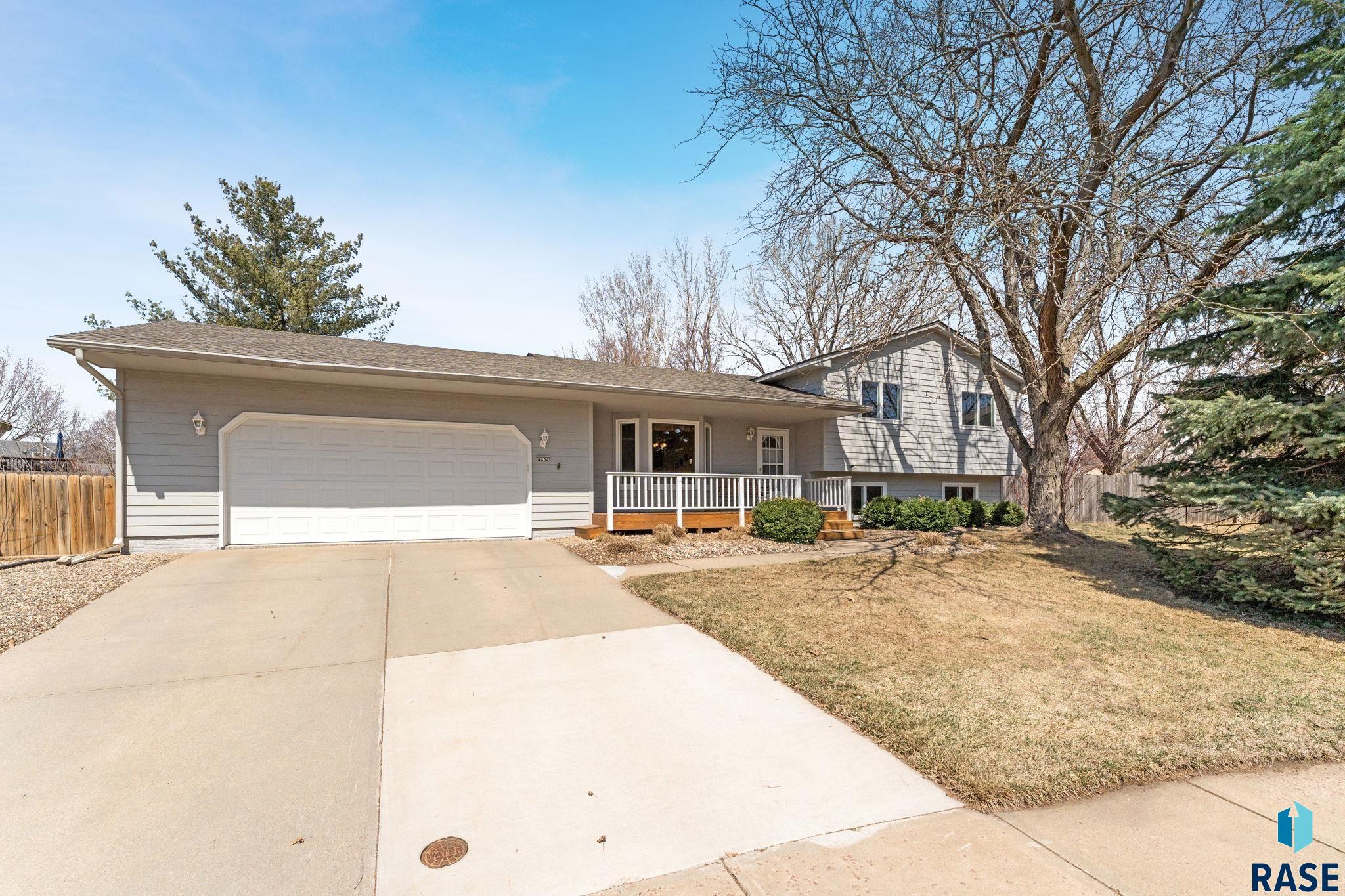 4404 E Britton Circle, Sioux Falls, SD 57103