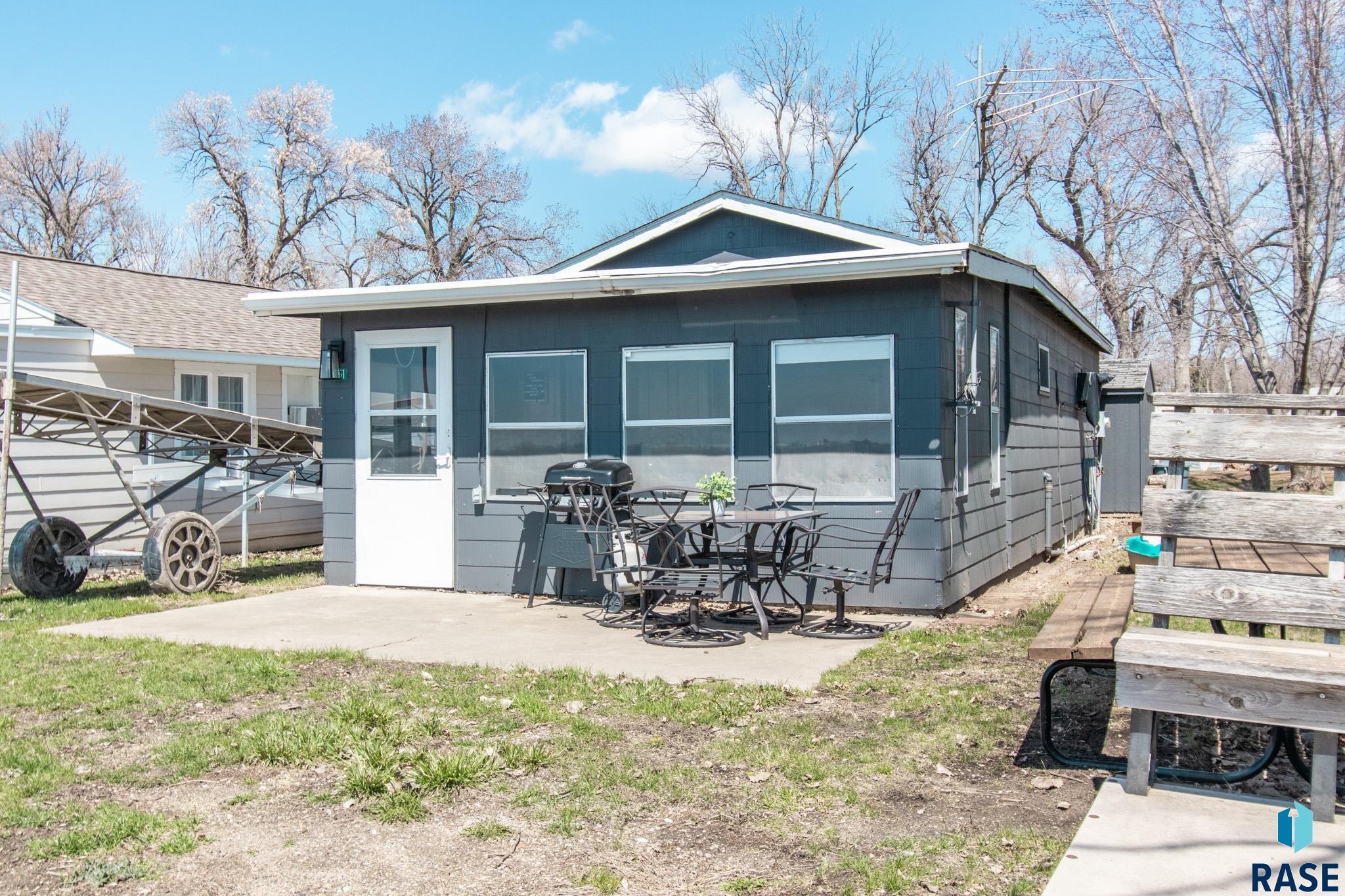 6137 Dakota Ave