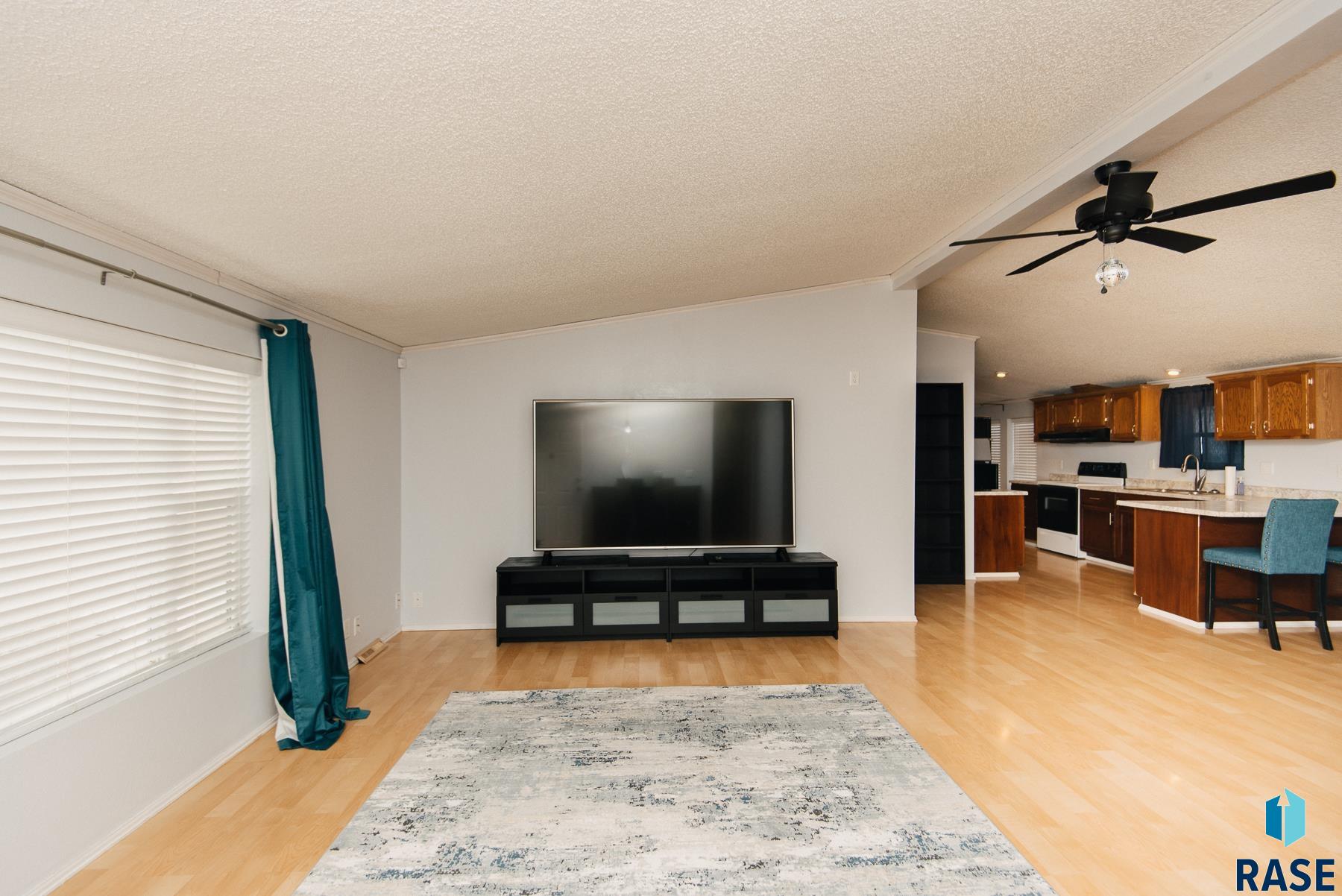 5604 W Dante Pl