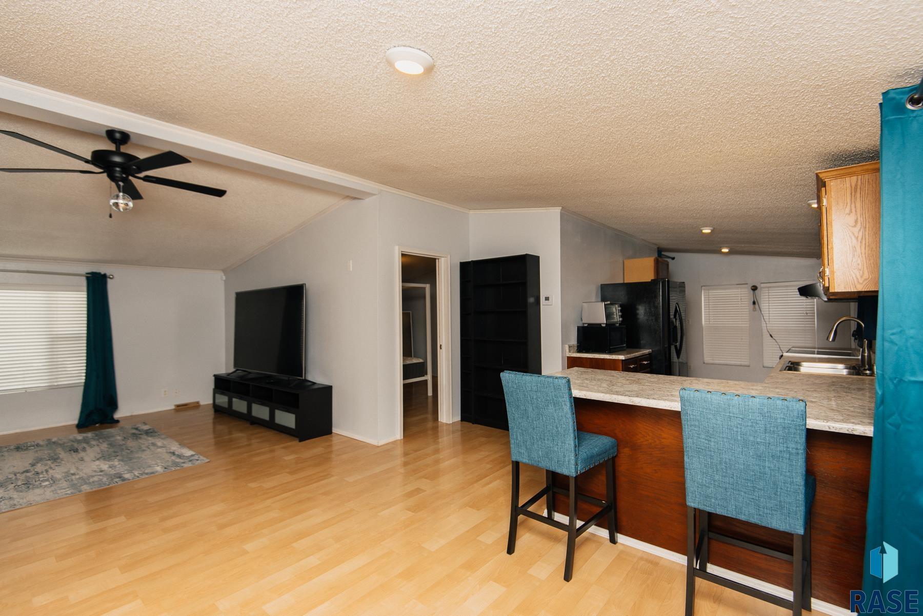 5604 W Dante Pl