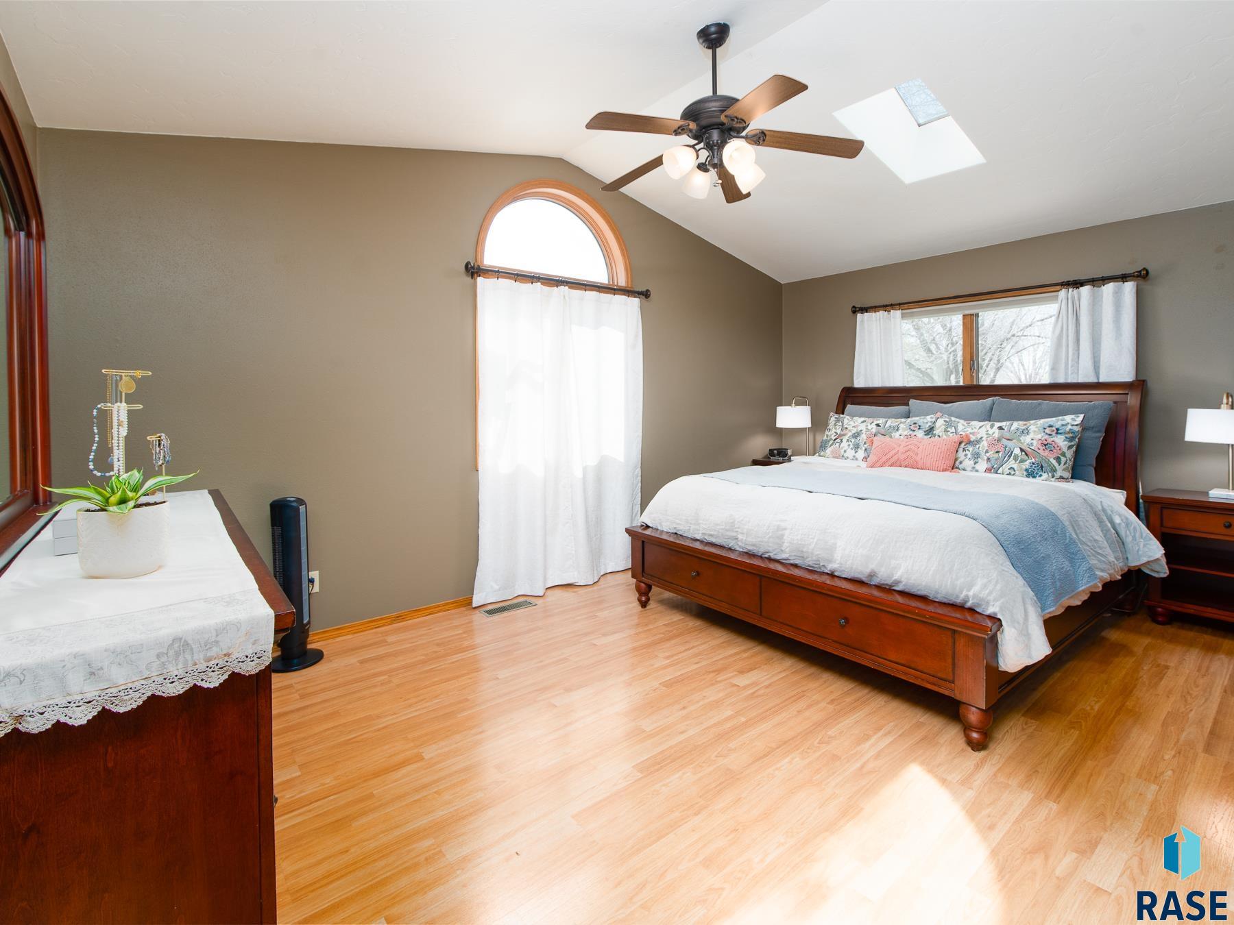 323 Douglas Dr