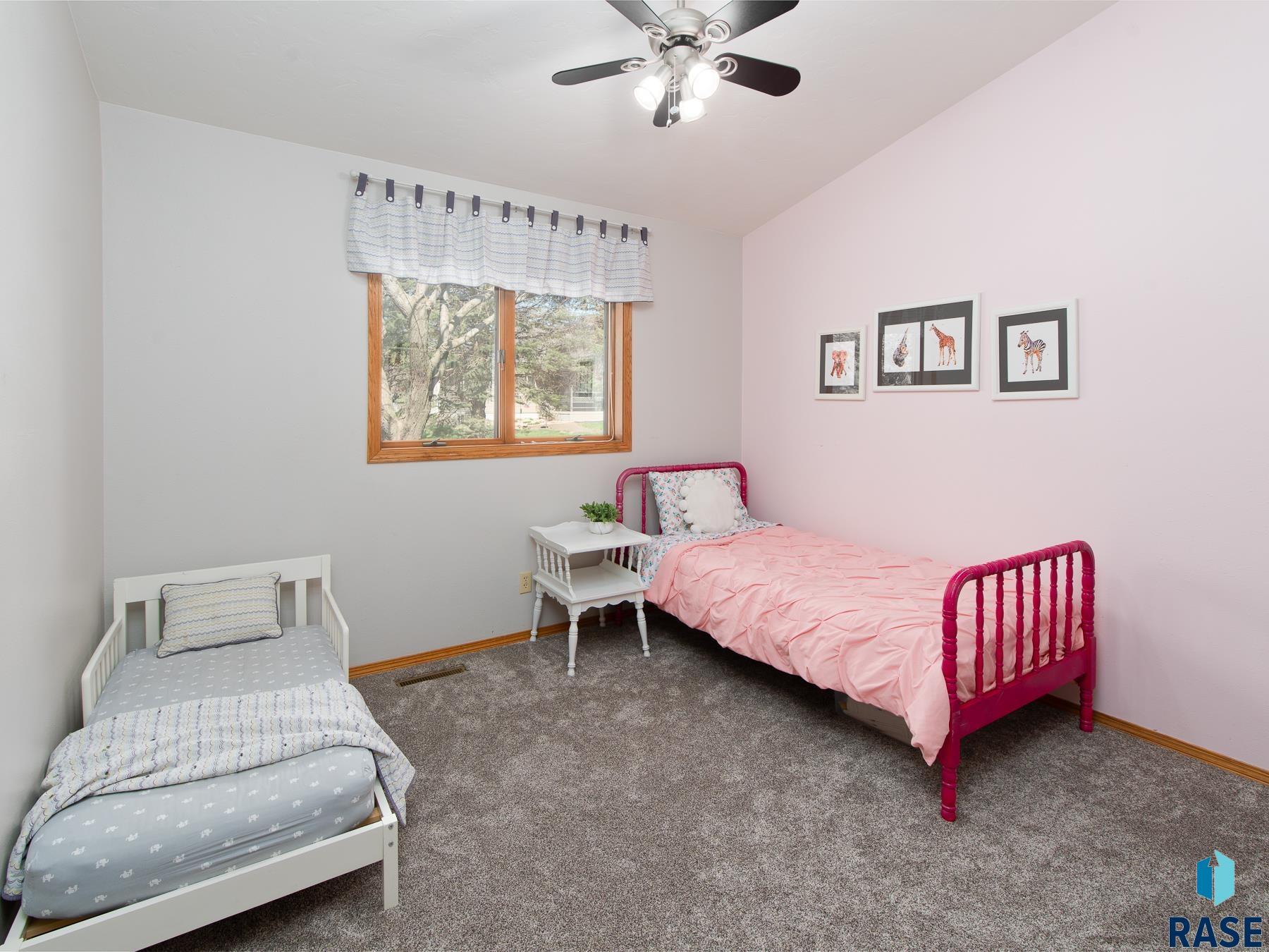 323 Douglas Dr