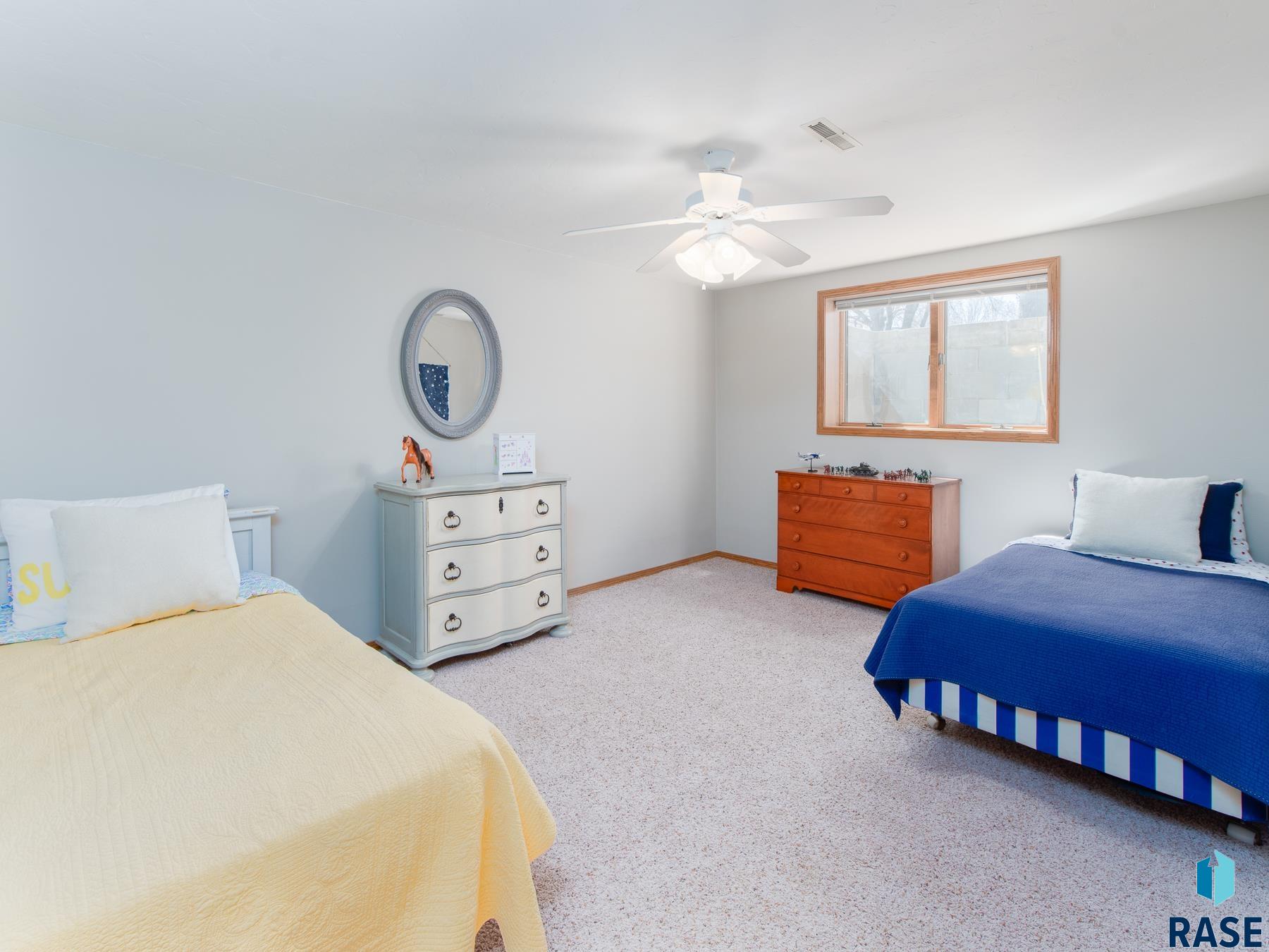 323 Douglas Dr