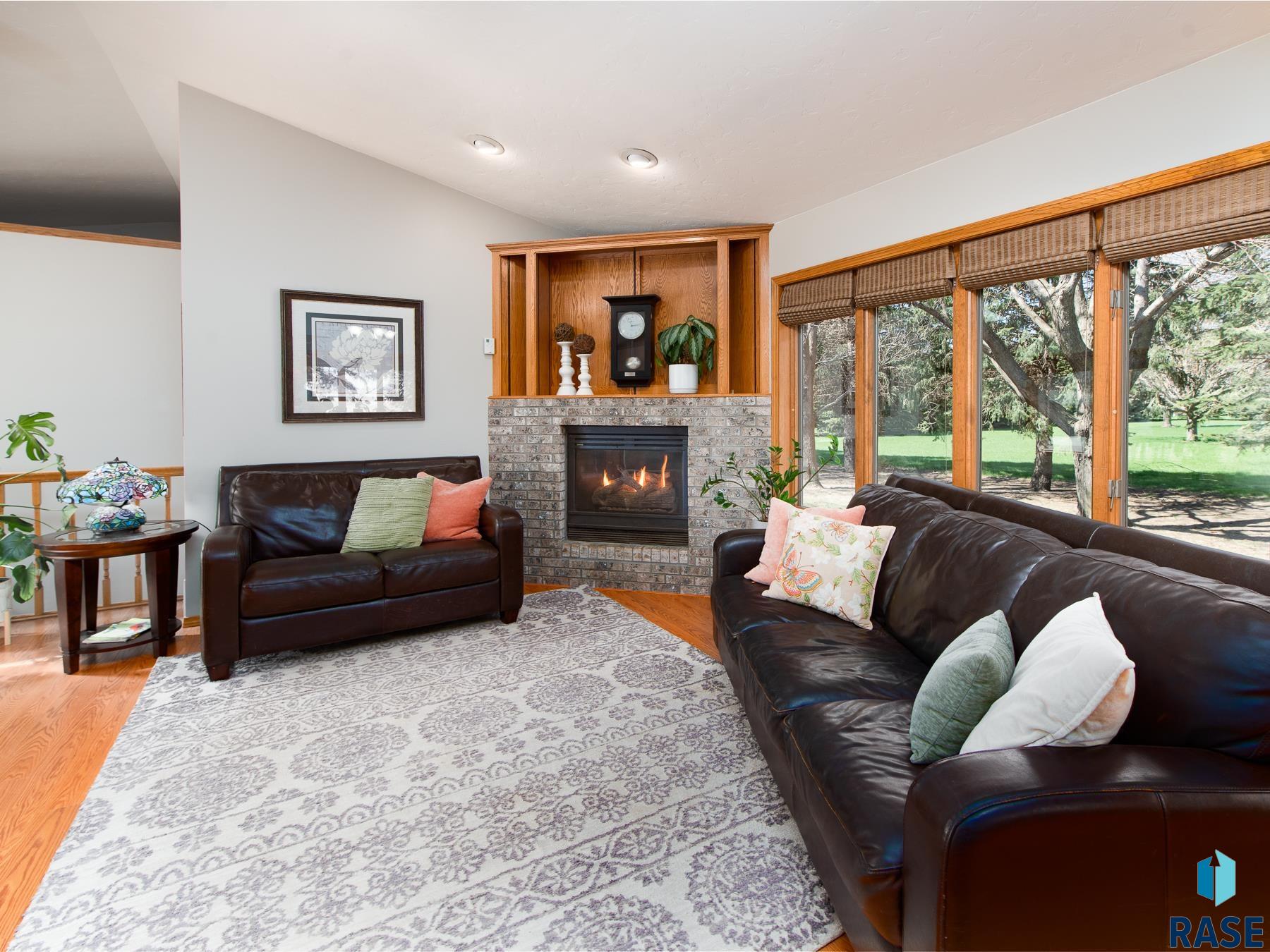 323 Douglas Dr