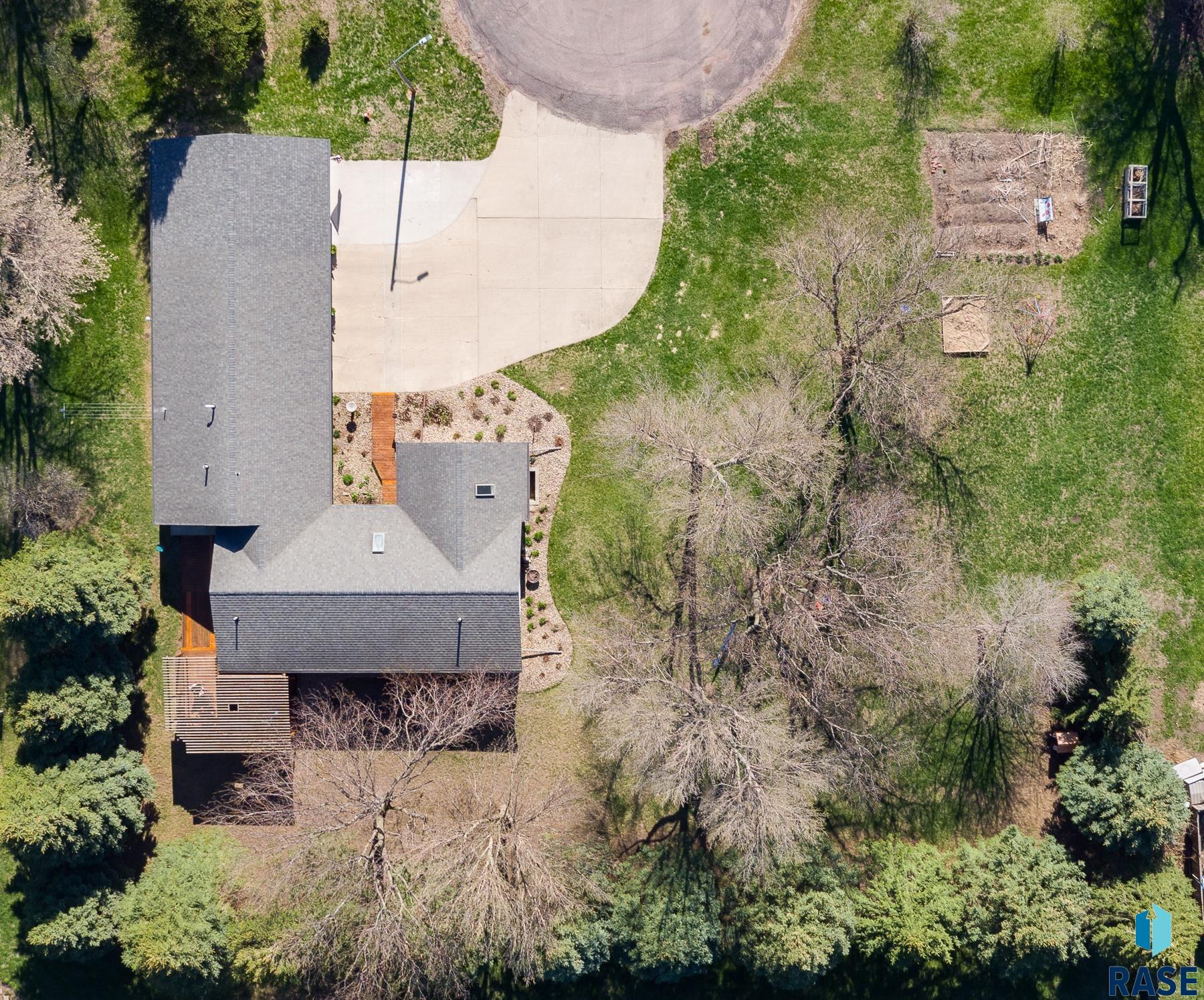 323 Douglas Dr