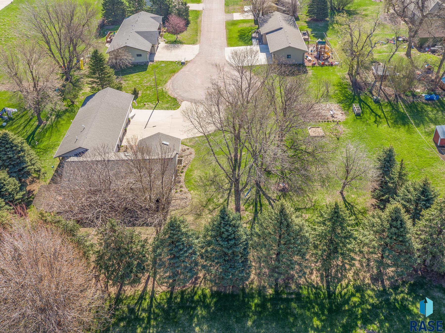 323 Douglas Dr