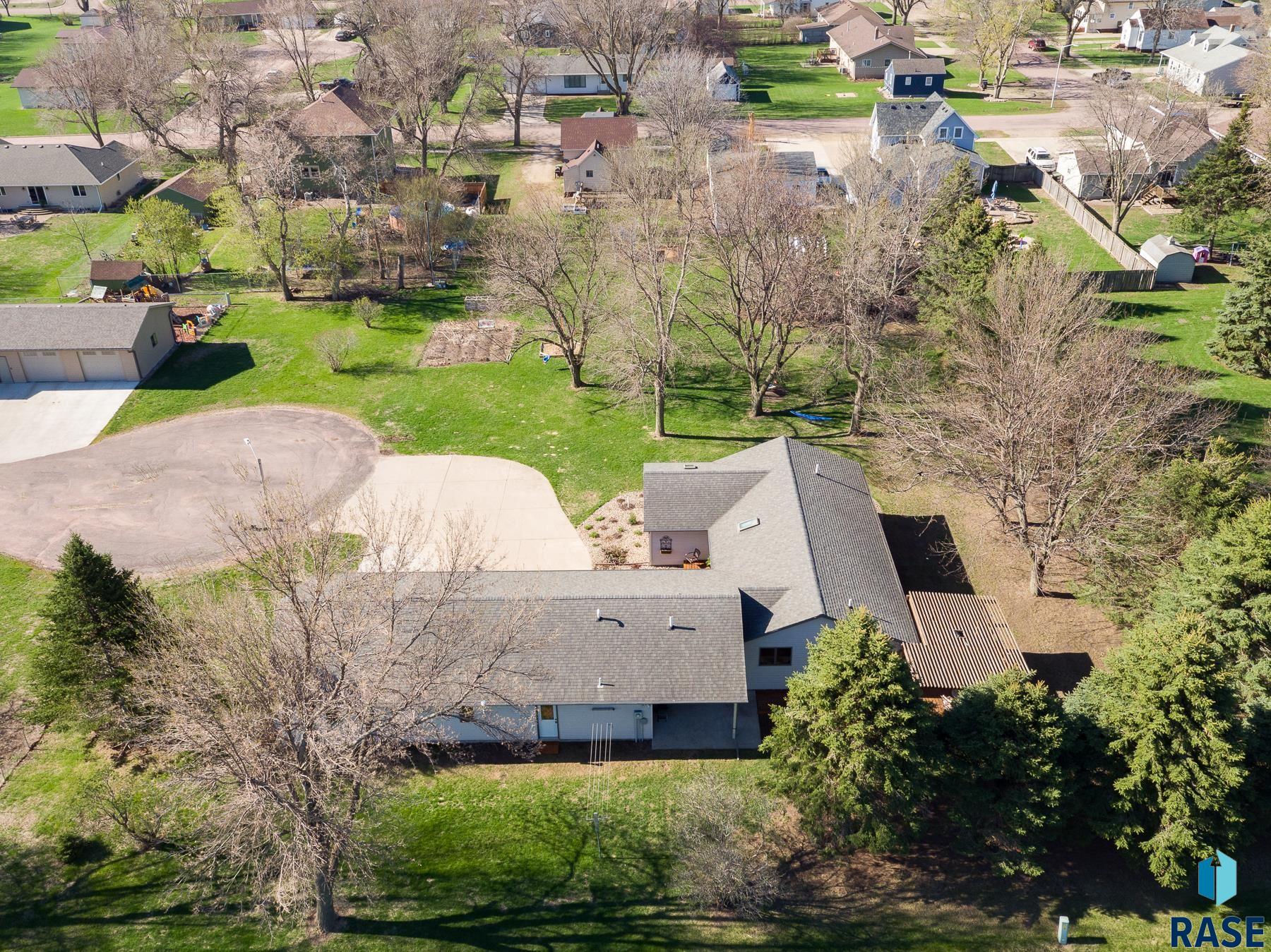 323 Douglas Dr