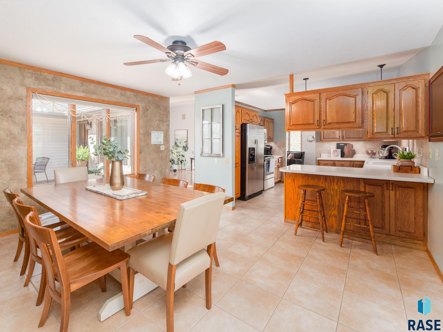 323 Douglas Dr
