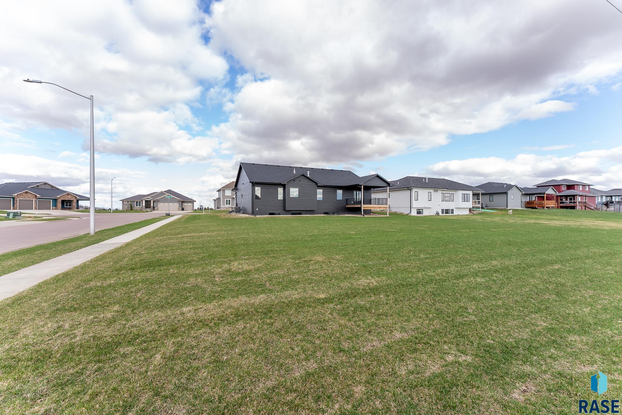 313 N Sugar Leaf Ln