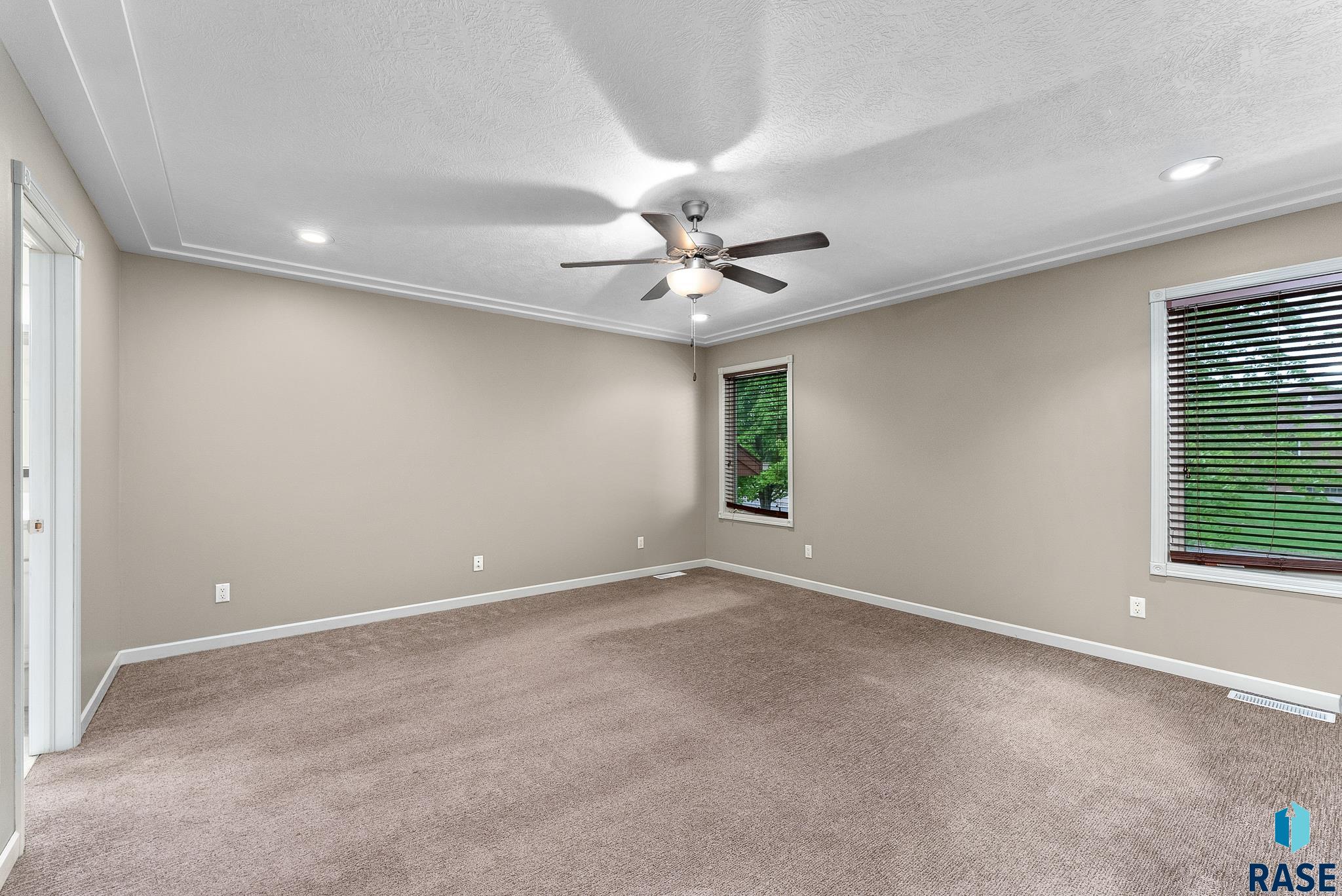 3201 S Bluegrass Ct