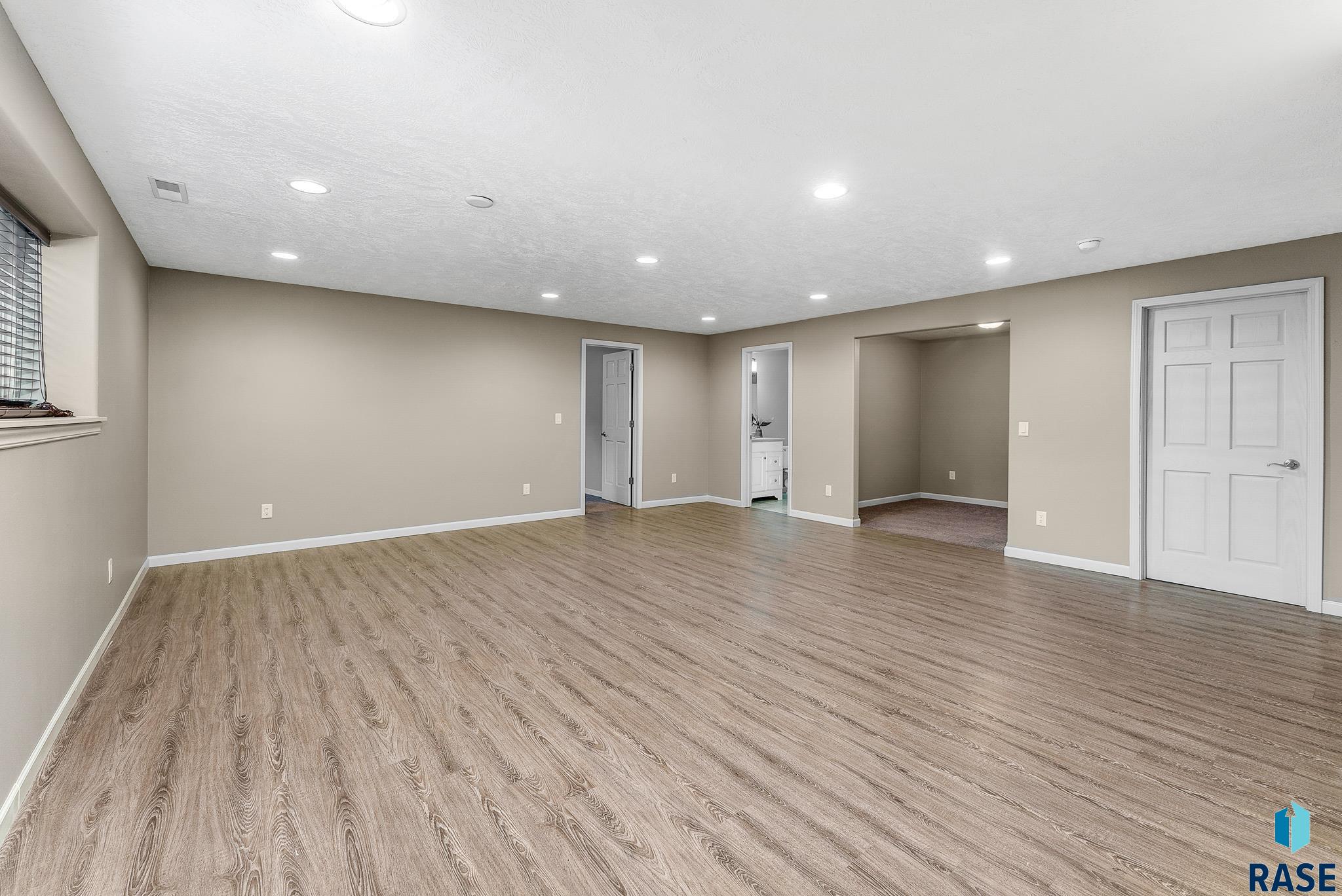 3201 S Bluegrass Ct