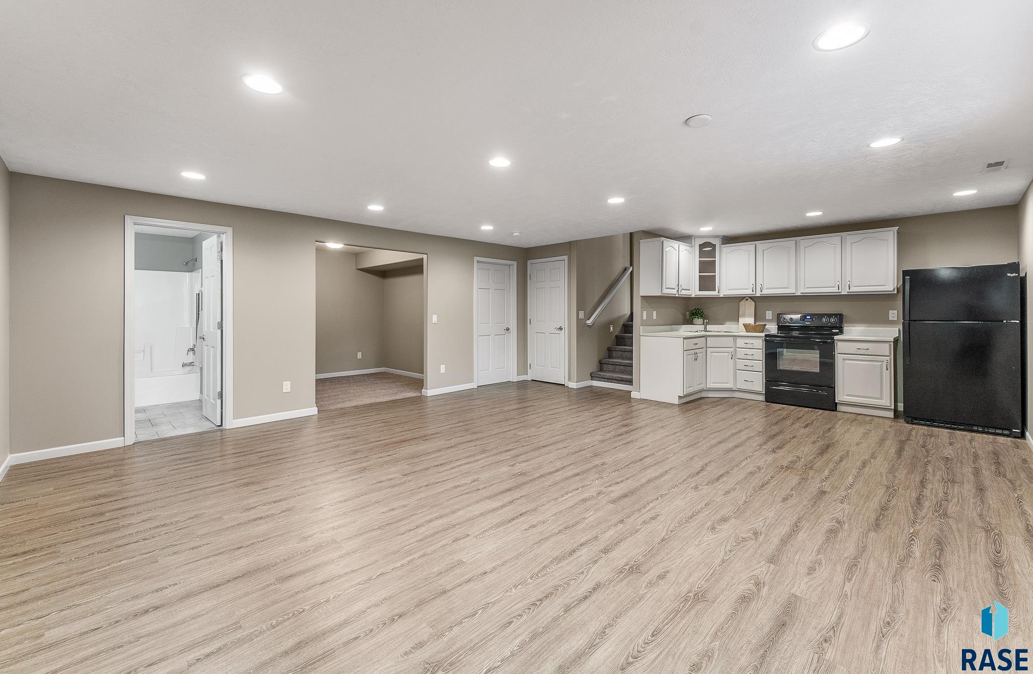3201 S Bluegrass Ct