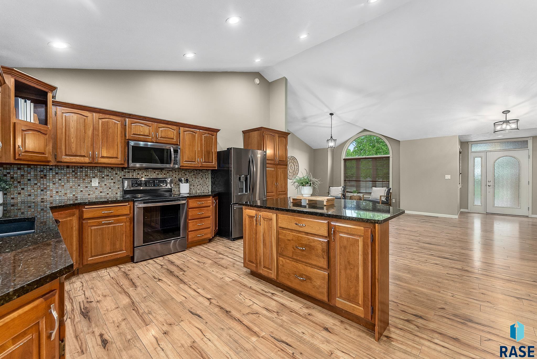 3201 S Bluegrass Ct
