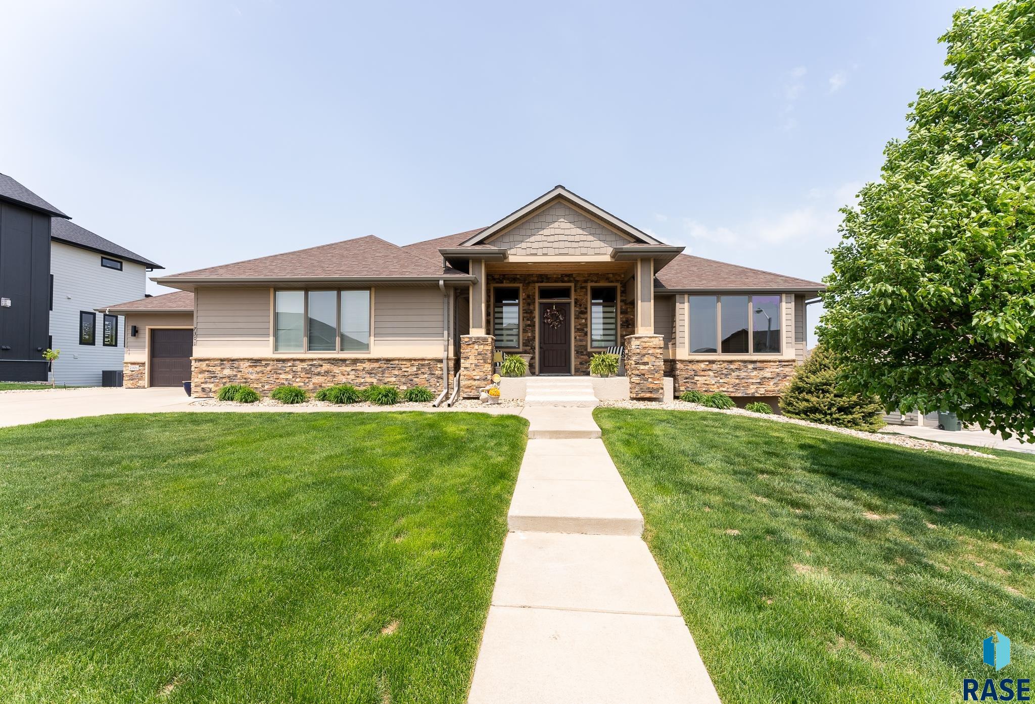7301 S Burleigh Cir
