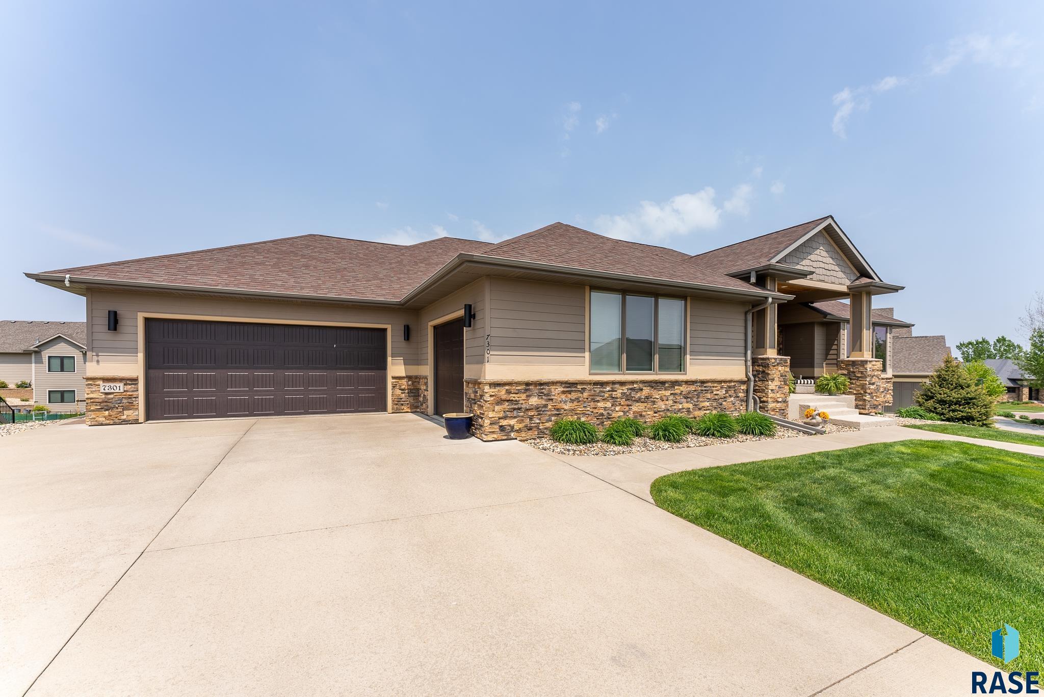 7301 S Burleigh Cir