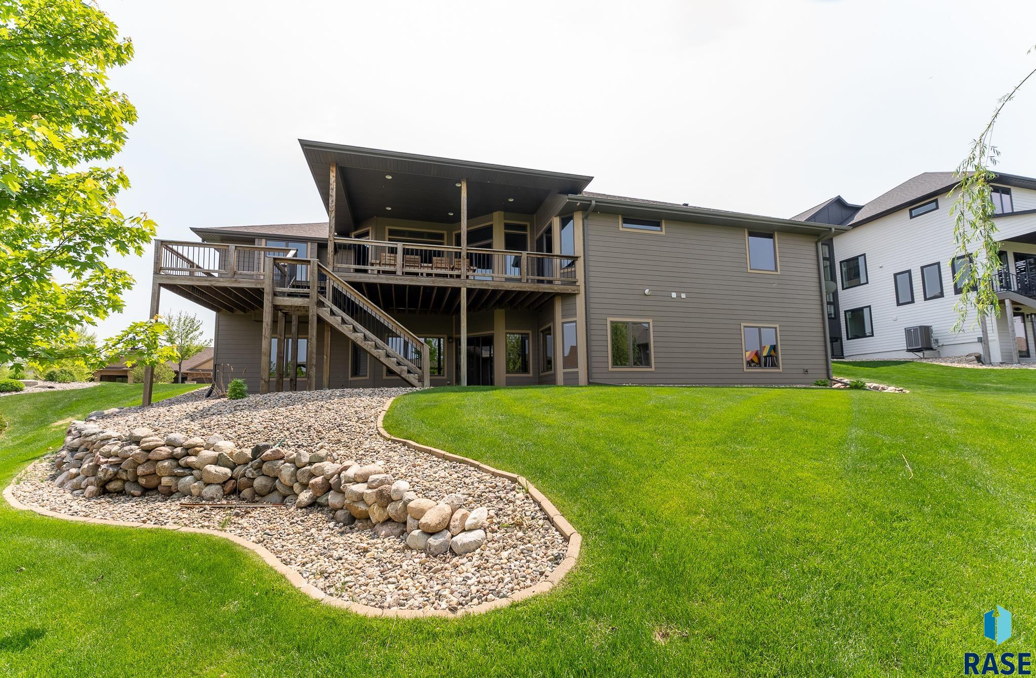 7301 S Burleigh Cir