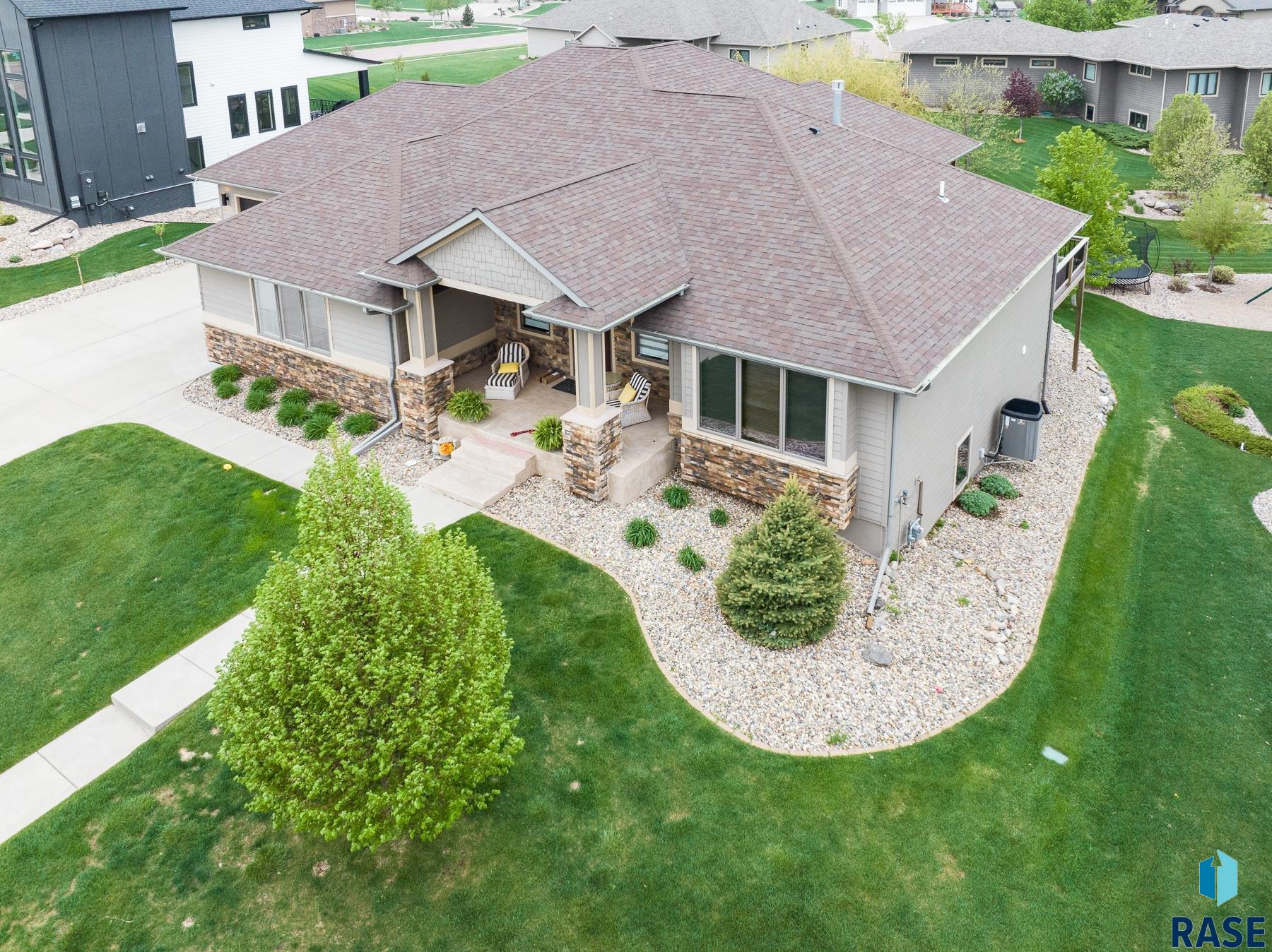 7301 S Burleigh Cir