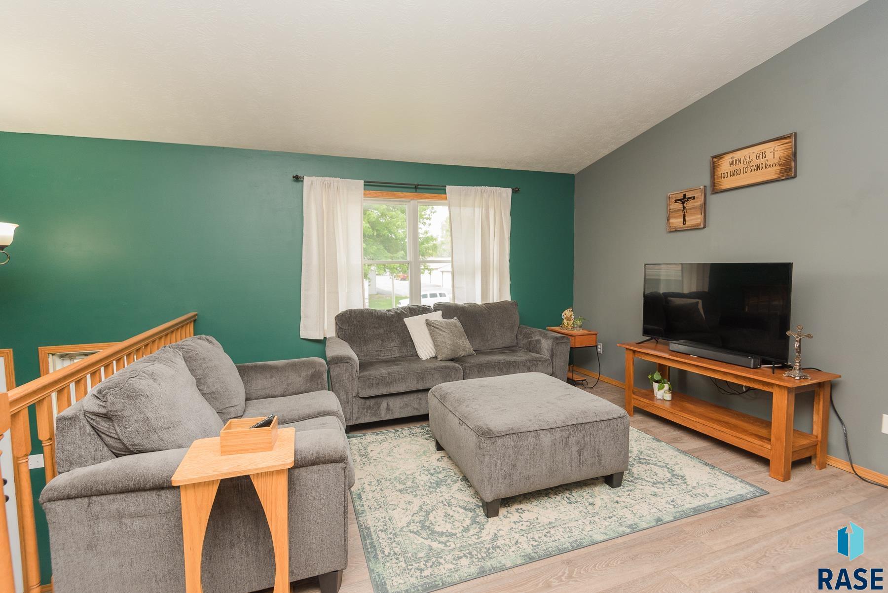 816 S Suburban Dr