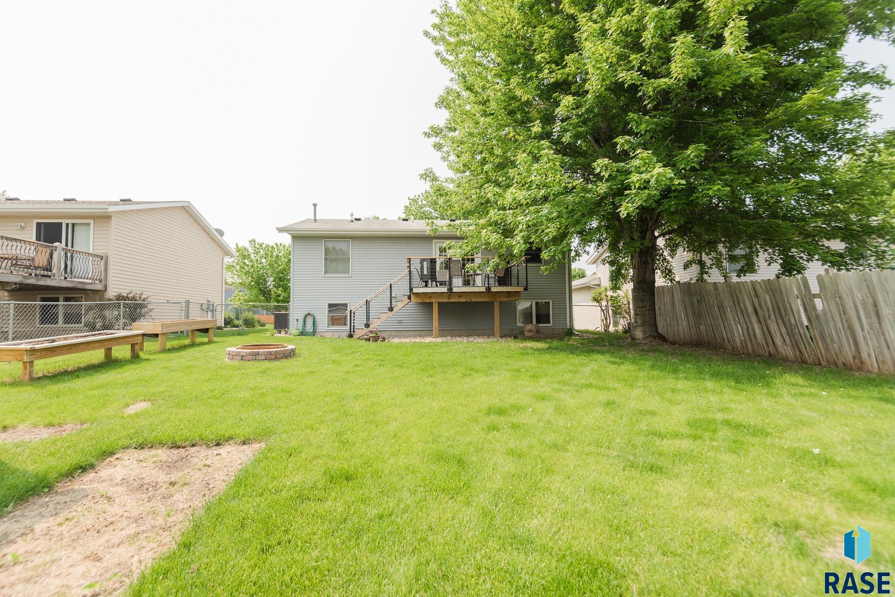 816 S Suburban Dr