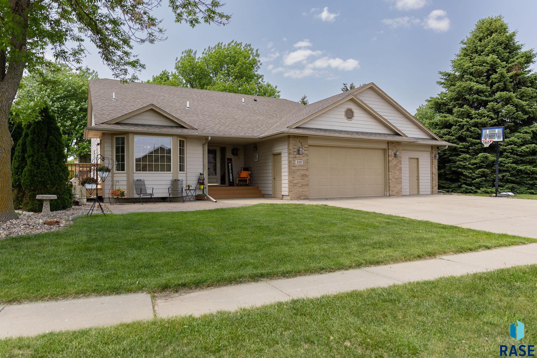 413 N Dewberry Avenue, Sioux Falls, SD 57110