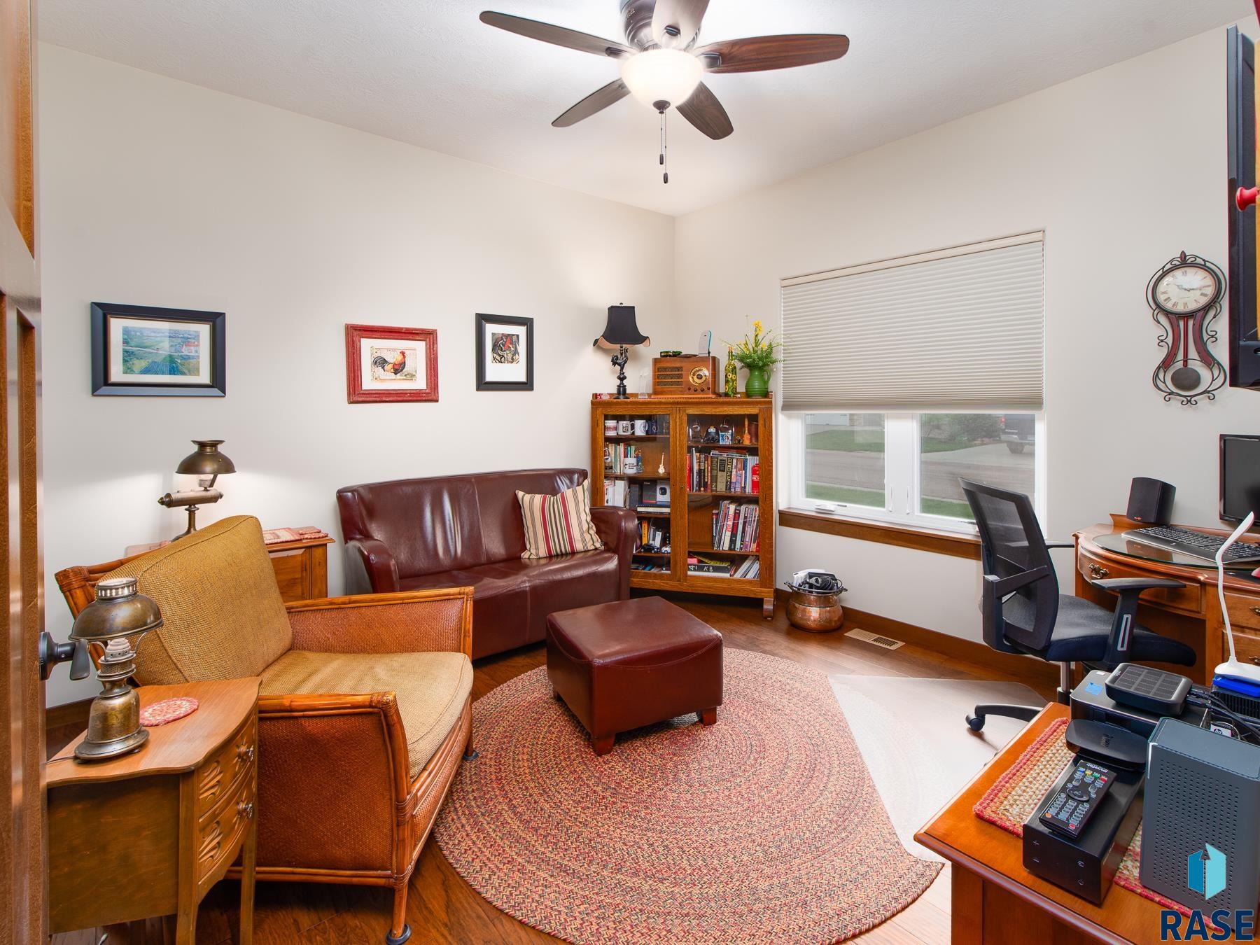 313 Spring Pl