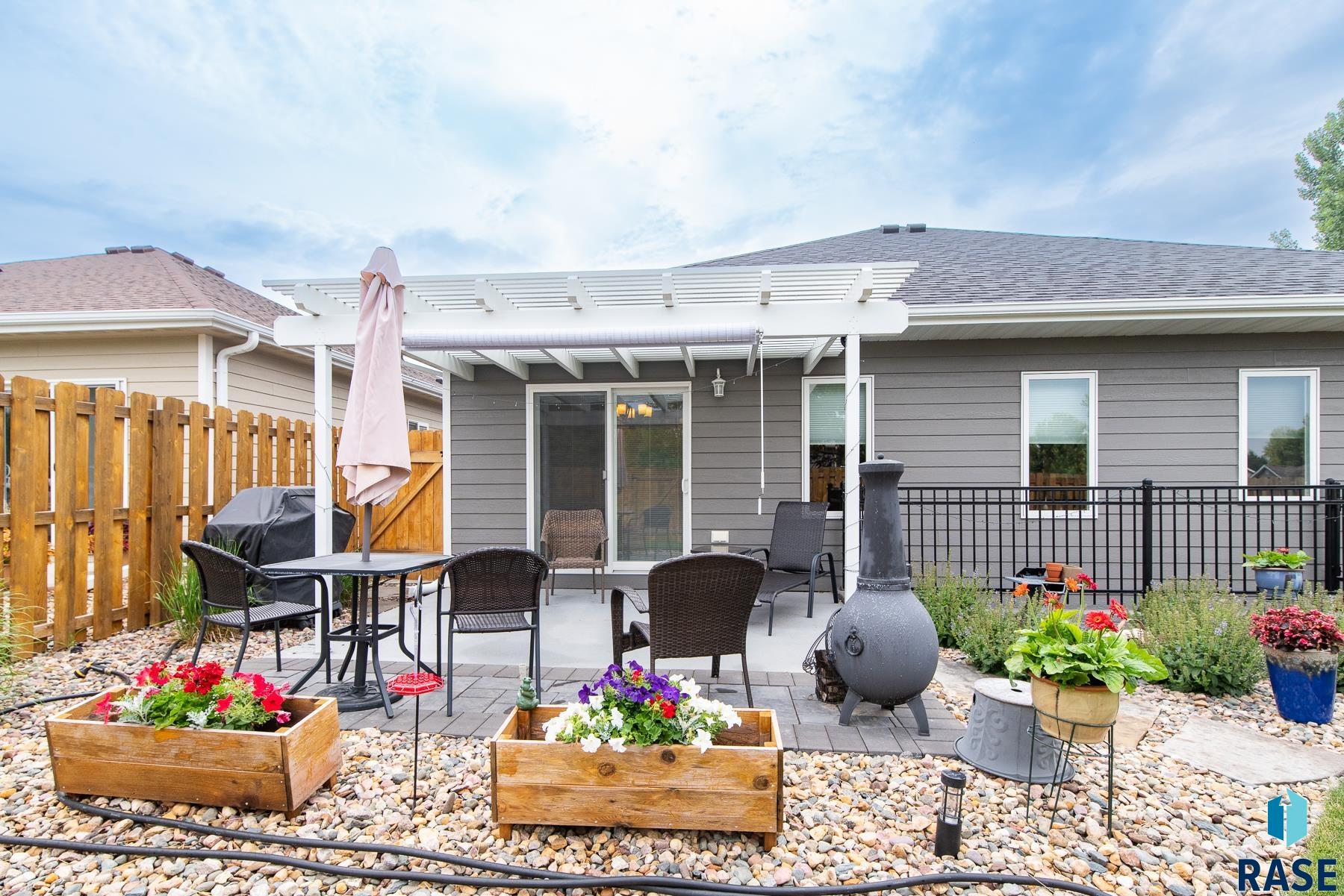 313 Spring Pl